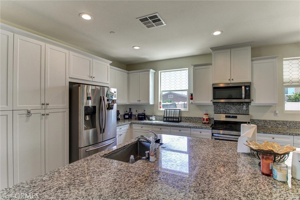 31111 Petal