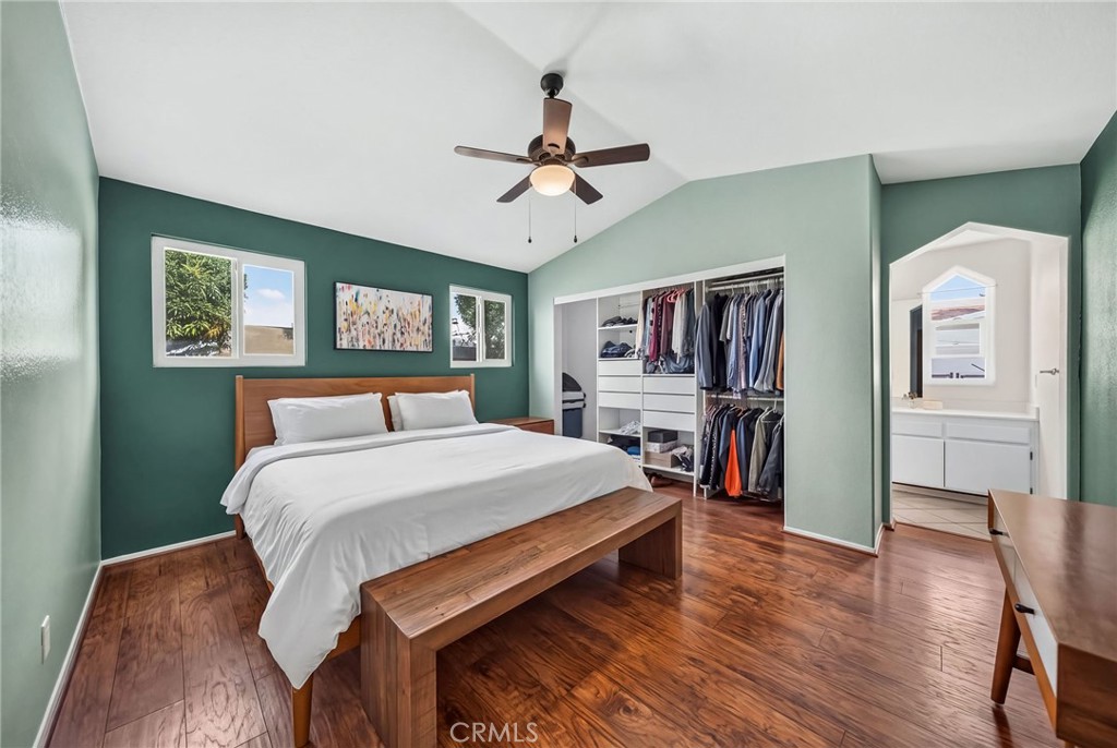 25992 Country Walk Lane
