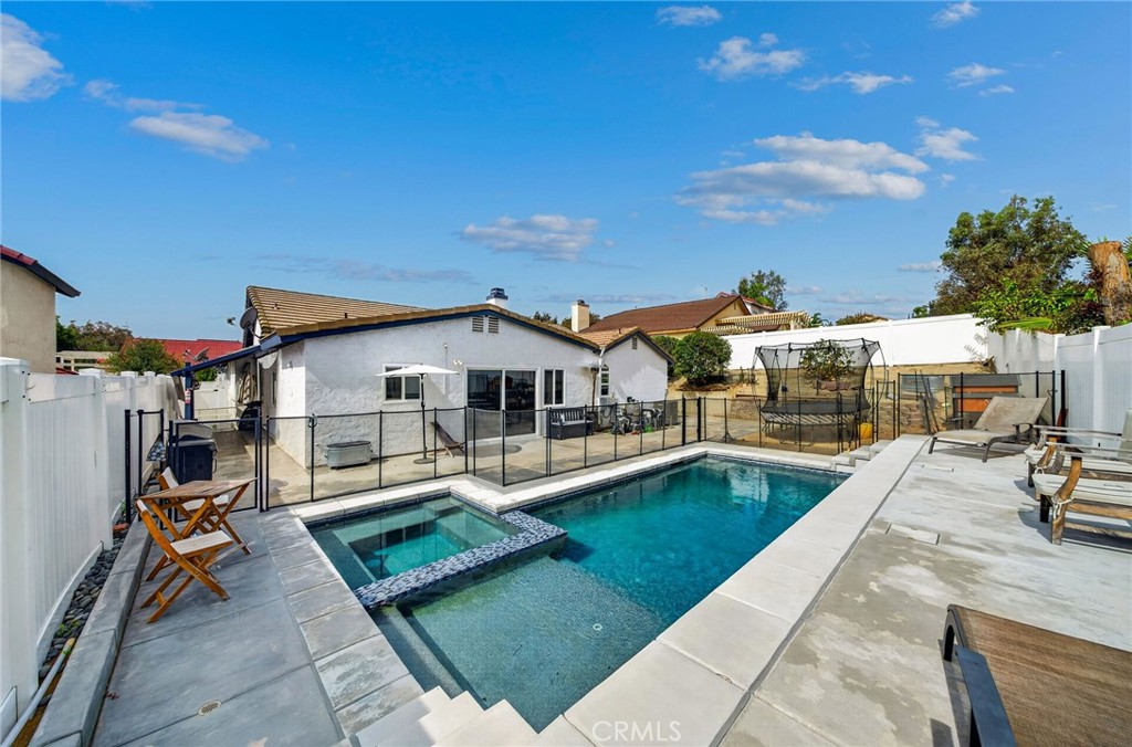25992 Country Walk Lane