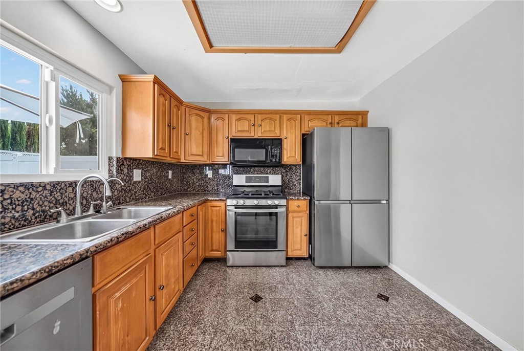 25992 Country Walk Lane
