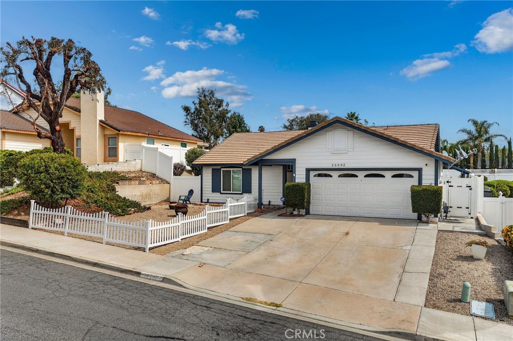 25992 Country Walk Lane