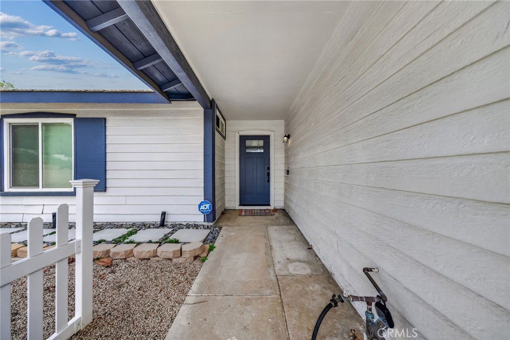 25992 Country Walk Lane