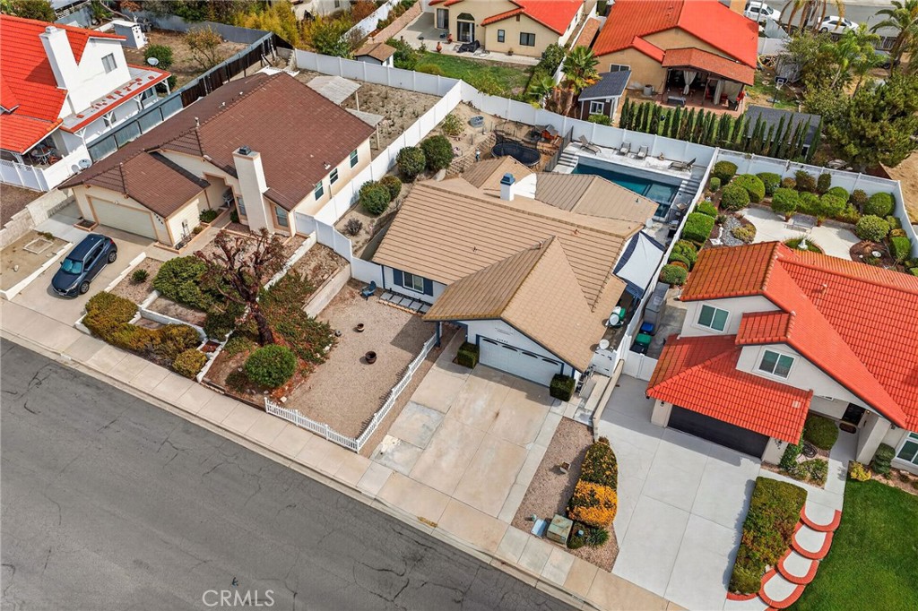 25992 Country Walk Lane