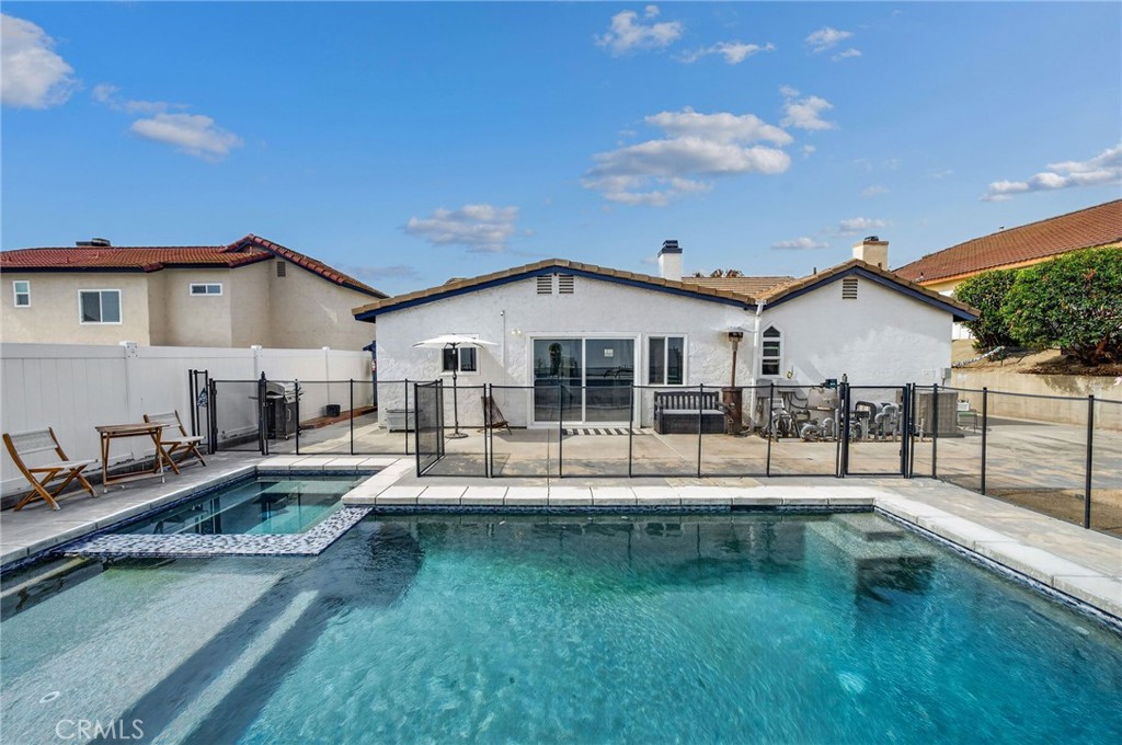 25992 Country Walk Lane