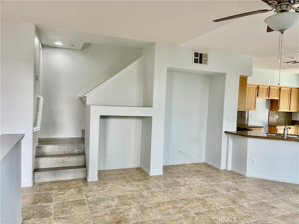 25192 Meadow Walk 1