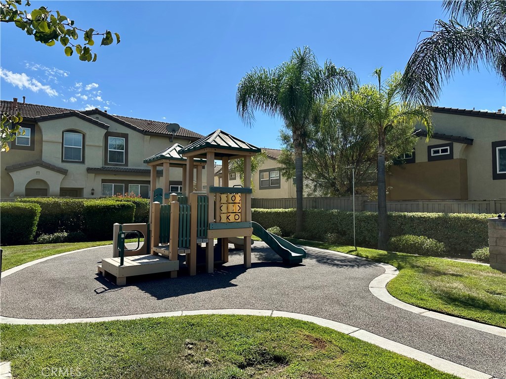 25192 Meadow Walk 1