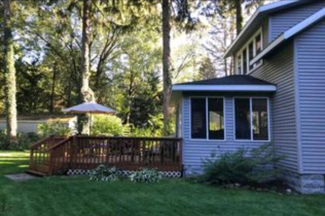 1423 Carleton Street