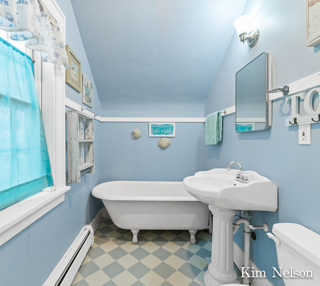 1423 Carleton Street