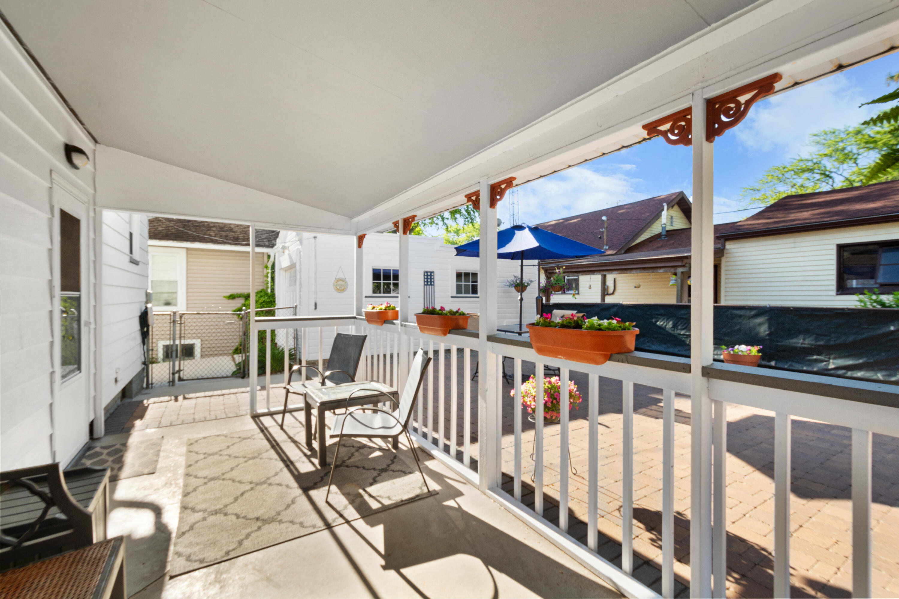 969 W Southern Avenue