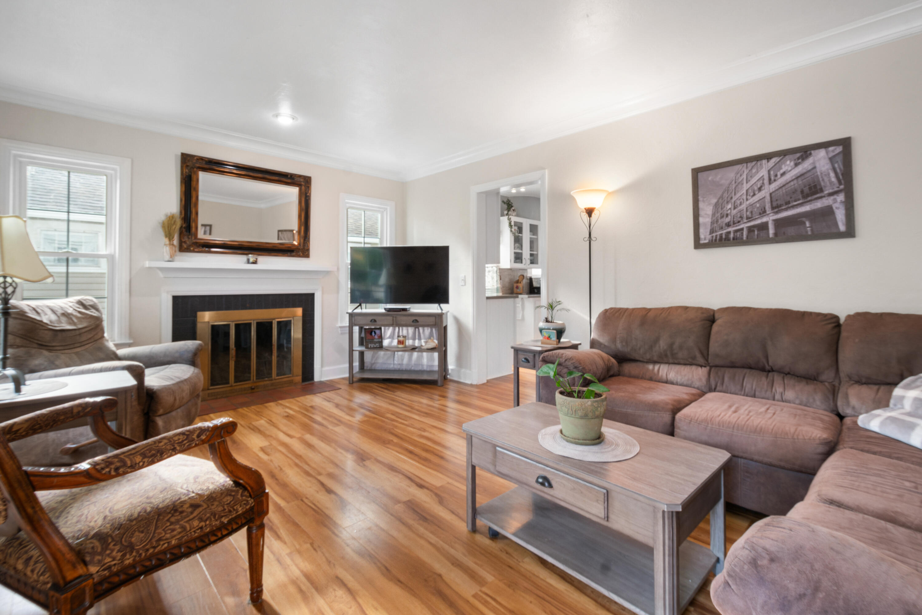 969 W Southern Avenue