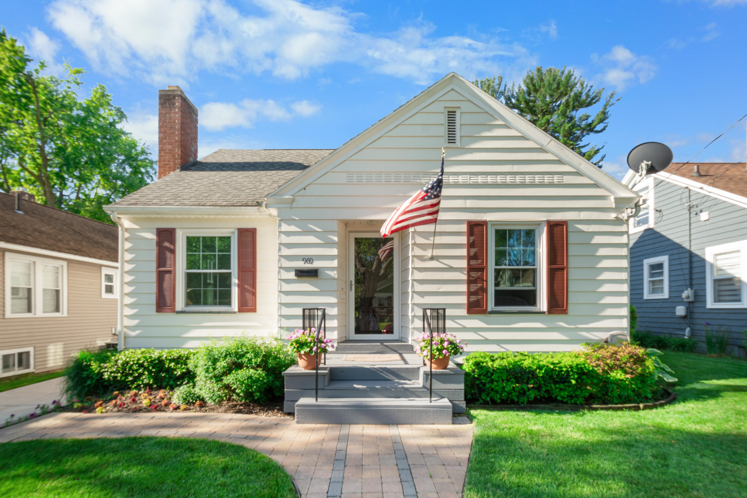 969 W Southern Avenue