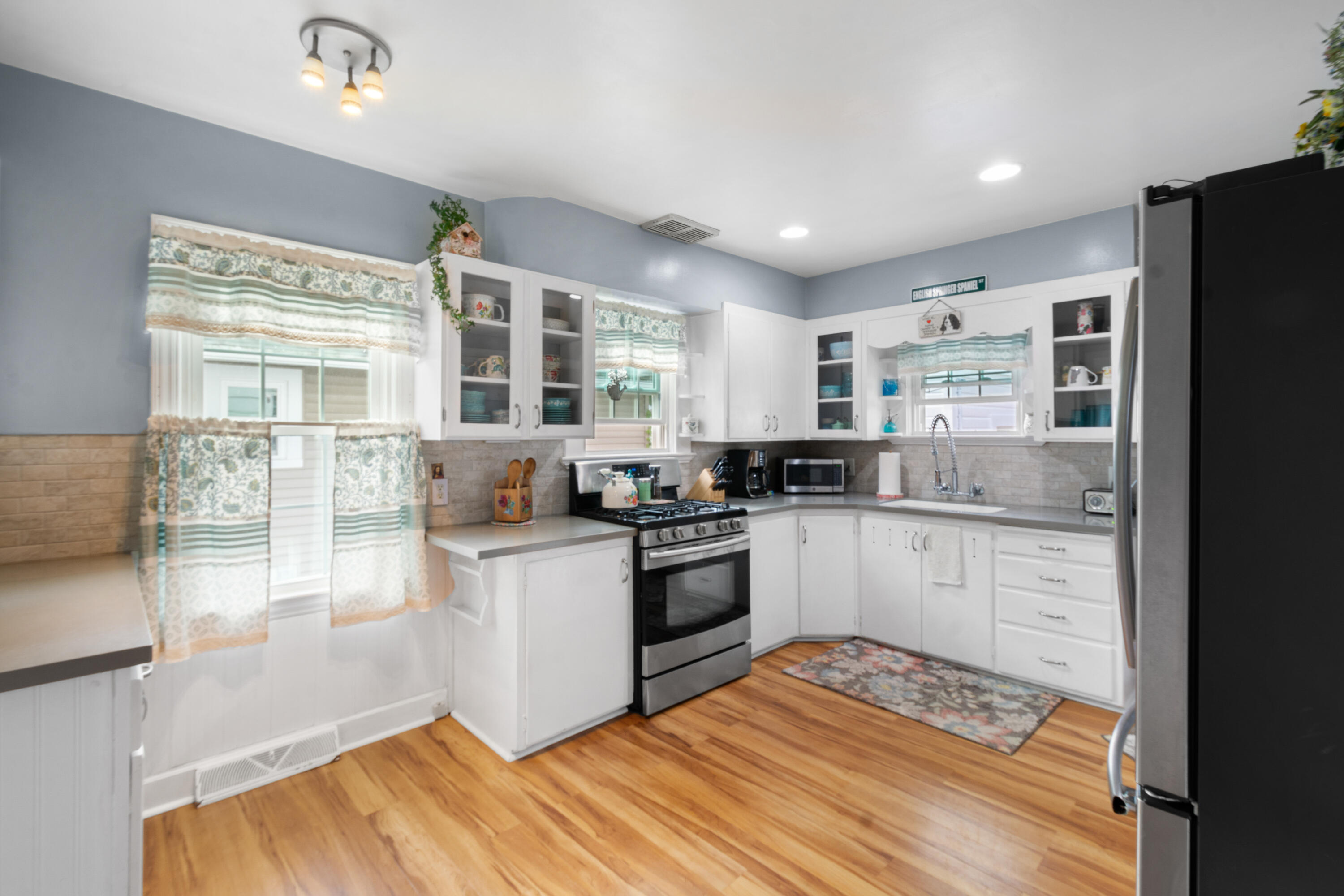 969 W Southern Avenue