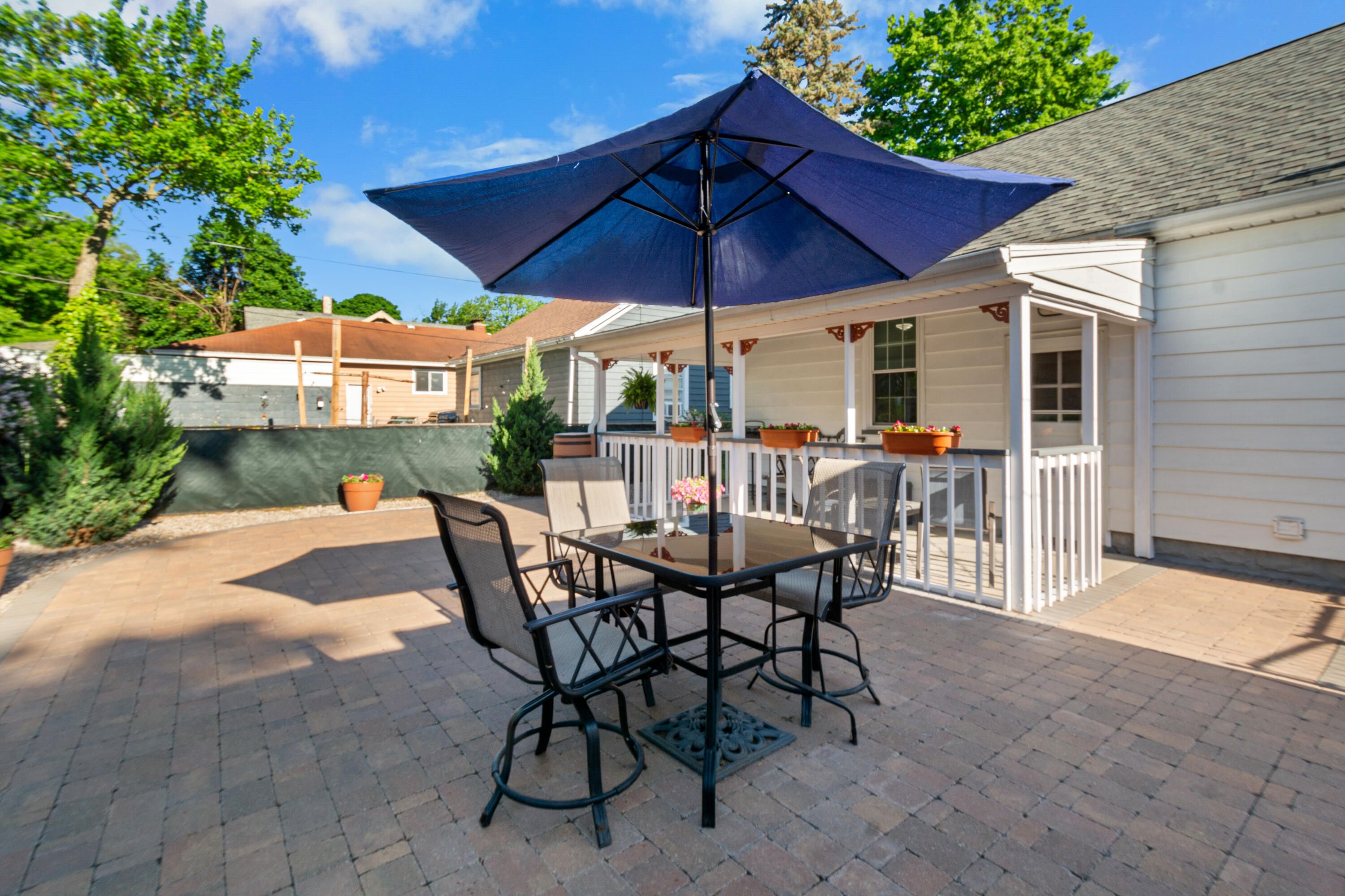 969 W Southern Avenue