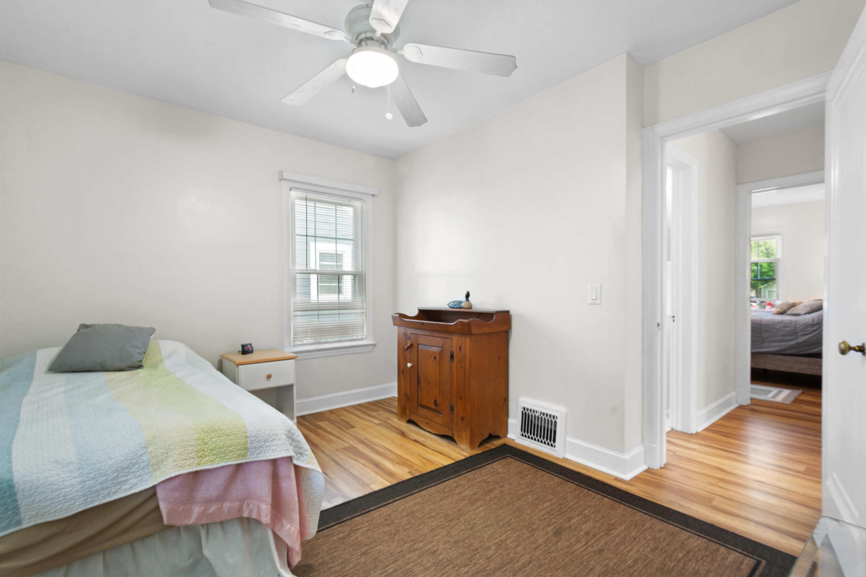 969 W Southern Avenue