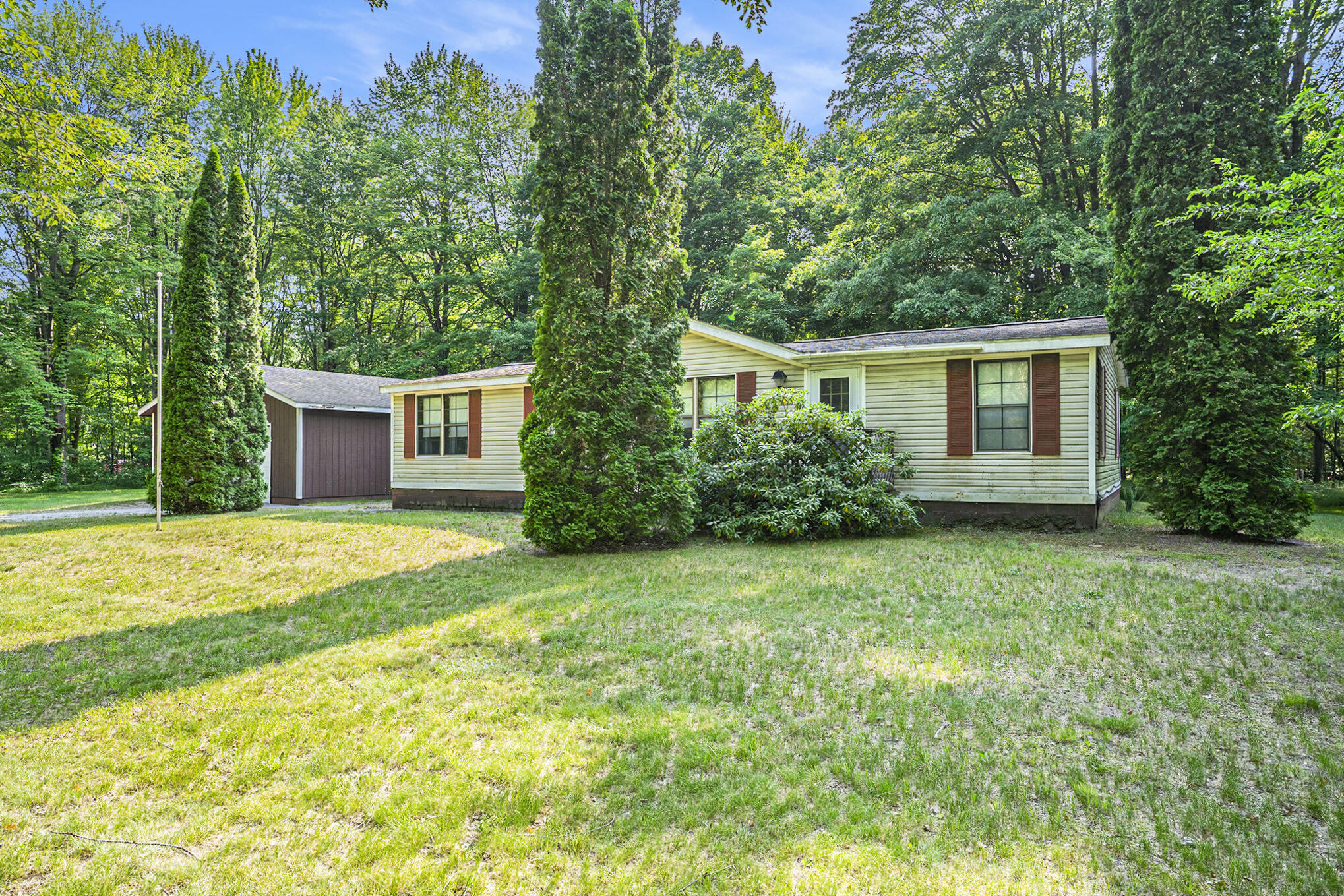 3737 Cloverville Road