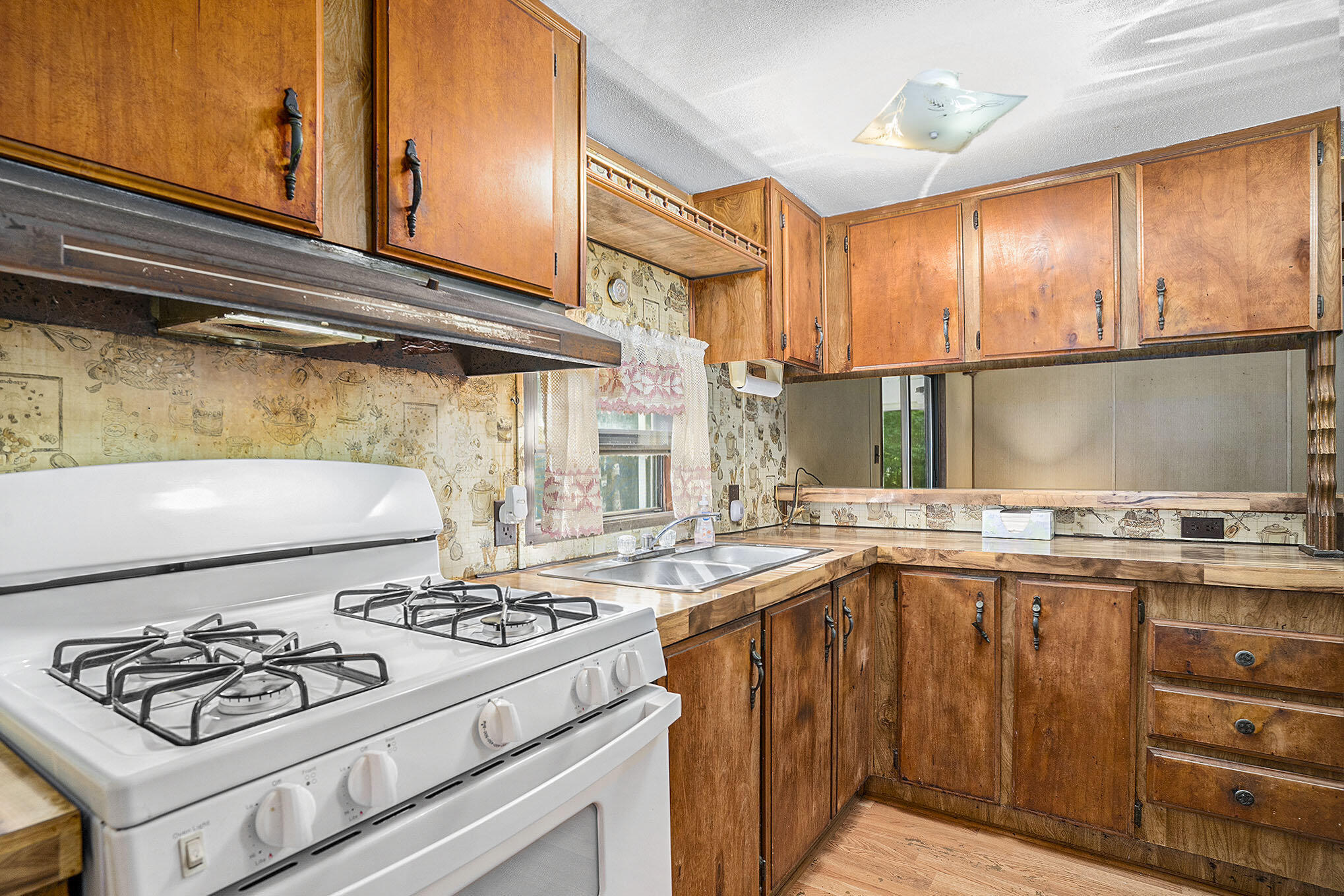 3737 Cloverville Road