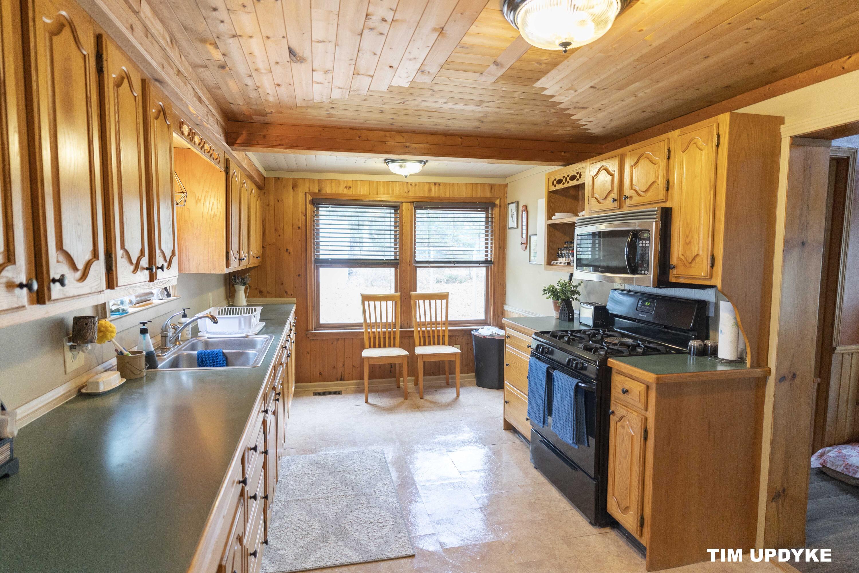 4946 Onsikamme Street