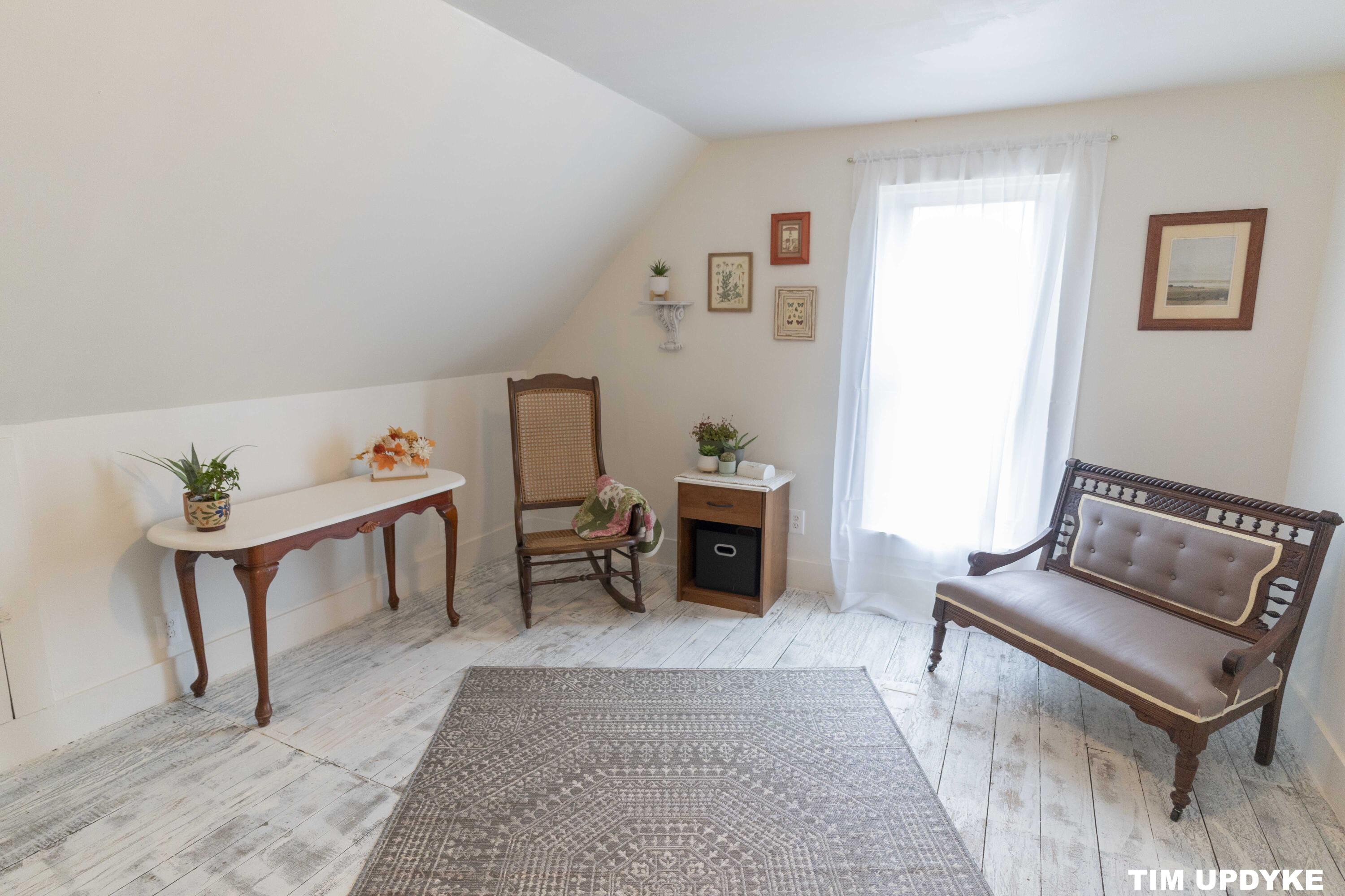 4946 Onsikamme Street