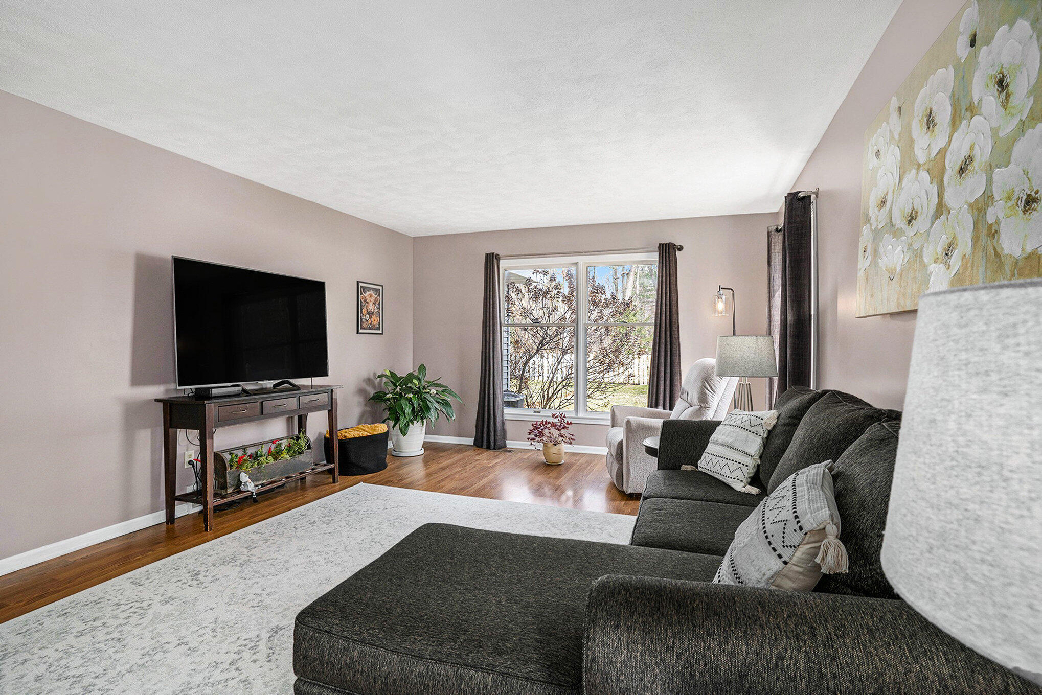 1244 N Robinhood Drive