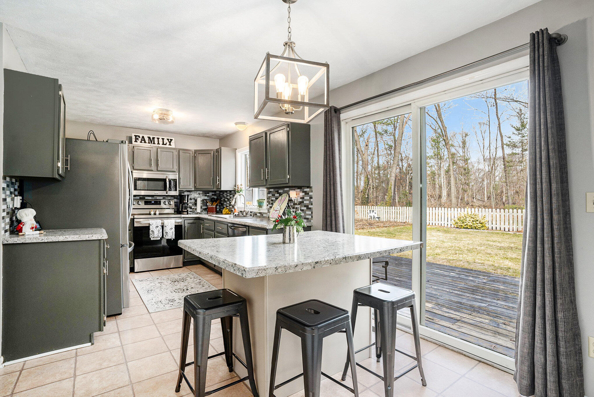 1244 N Robinhood Drive