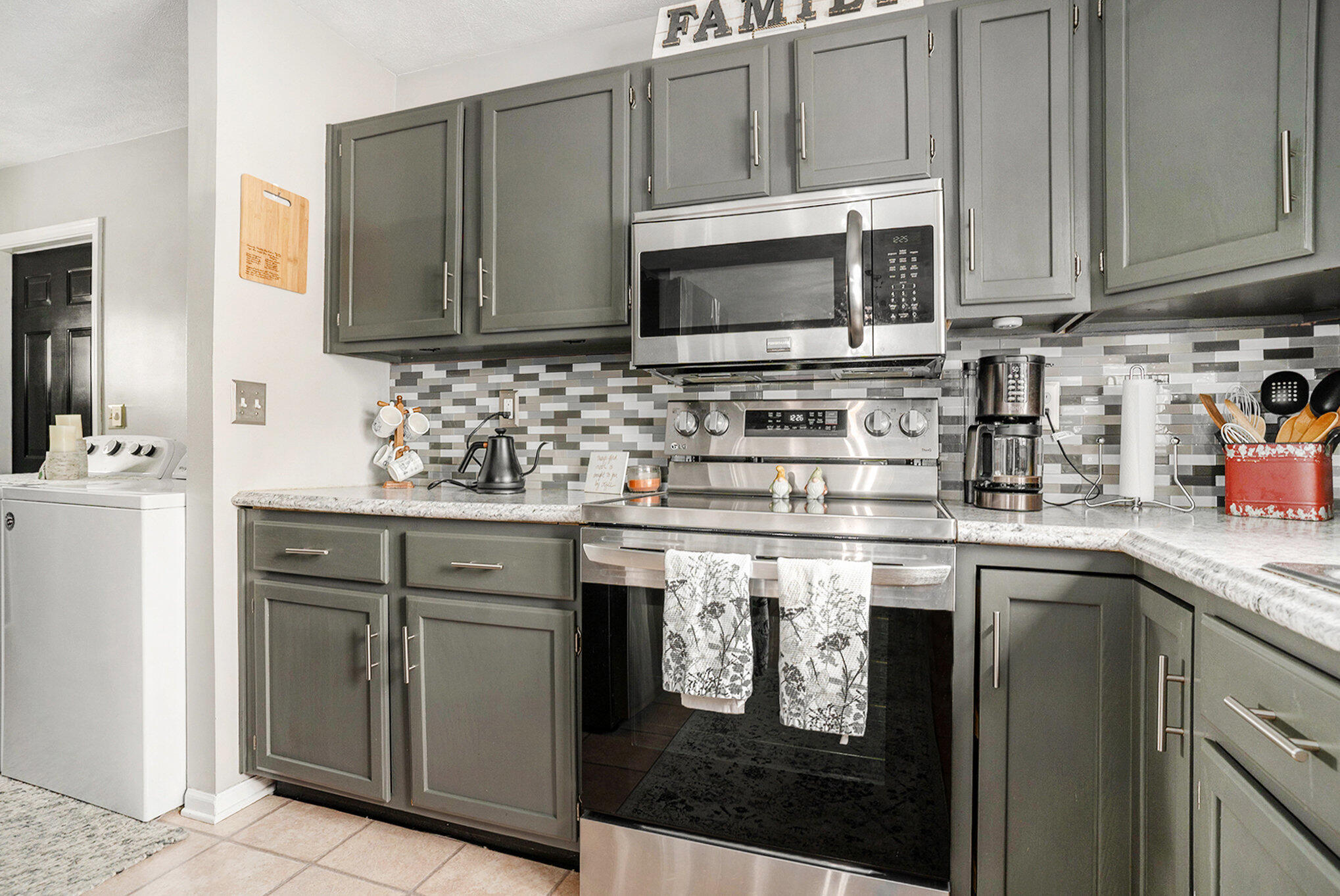 1244 N Robinhood Drive