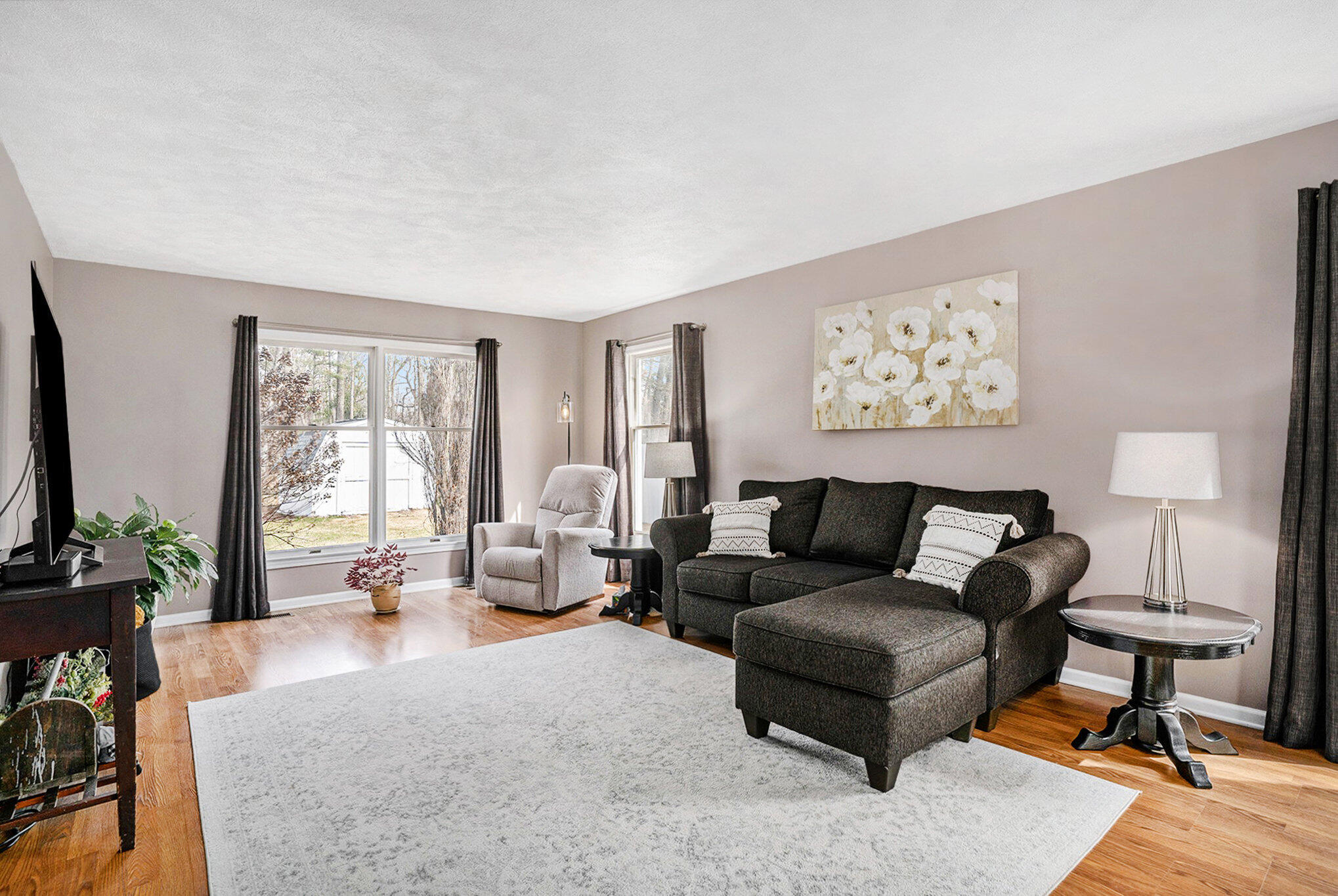 1244 N Robinhood Drive