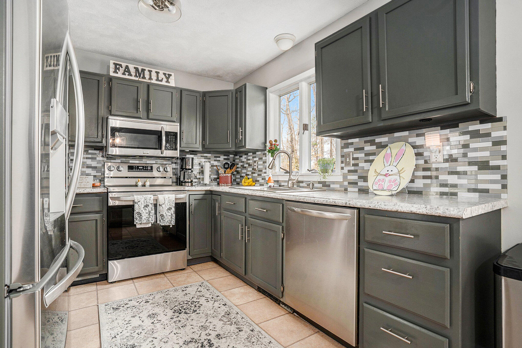 1244 N Robinhood Drive