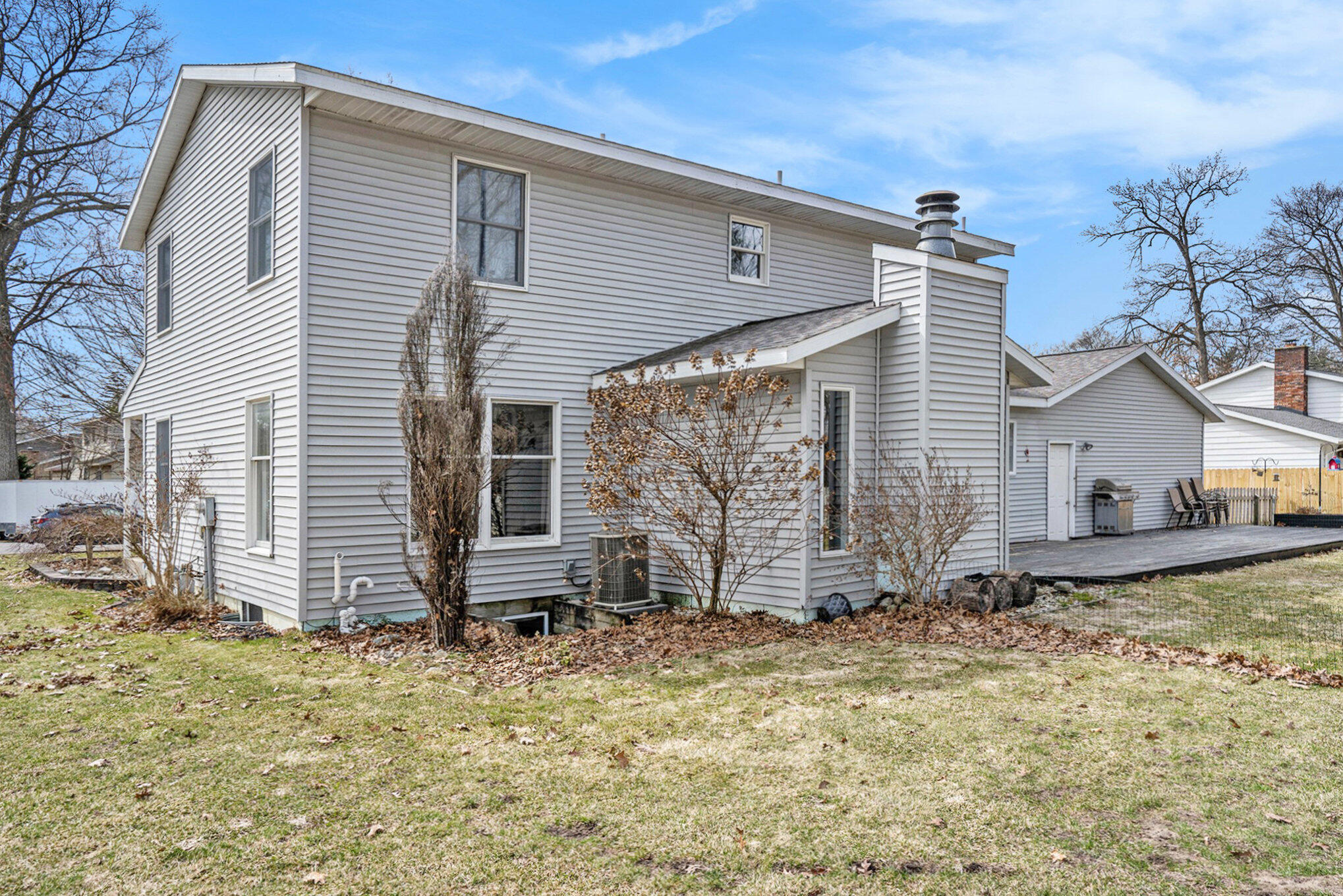 1244 N Robinhood Drive