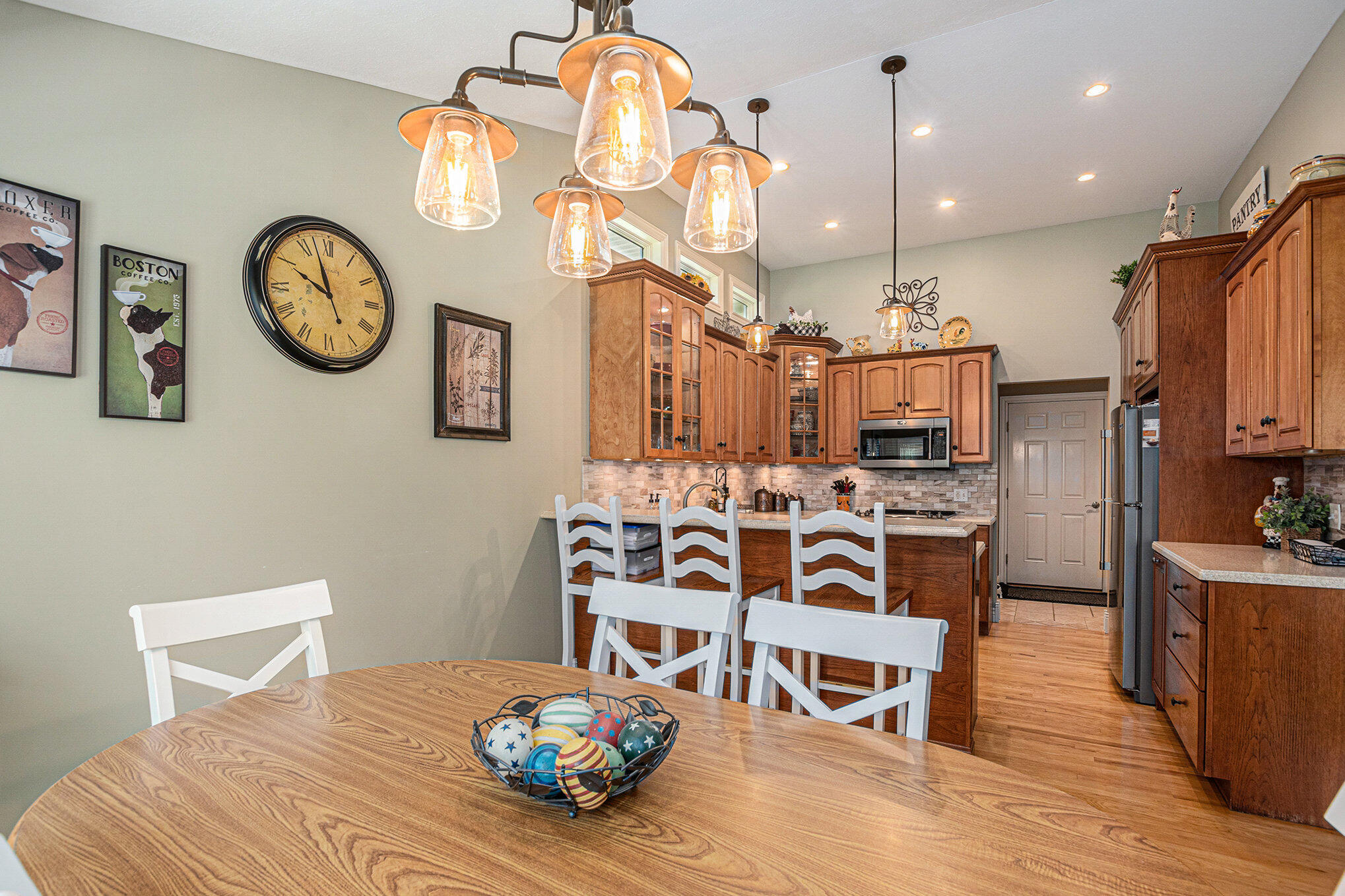 999 Holton Whitehall Road