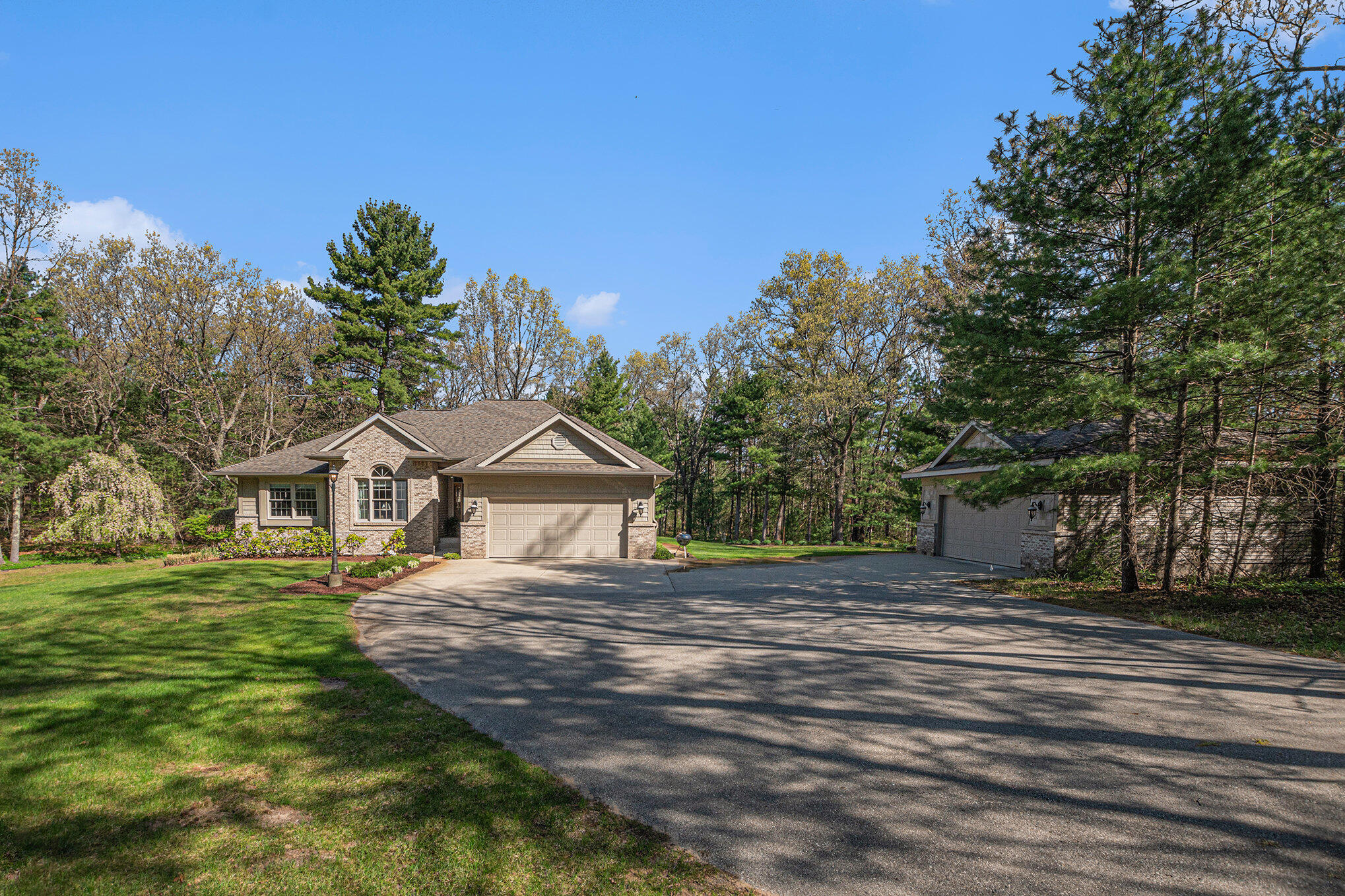 999 Holton Whitehall Road