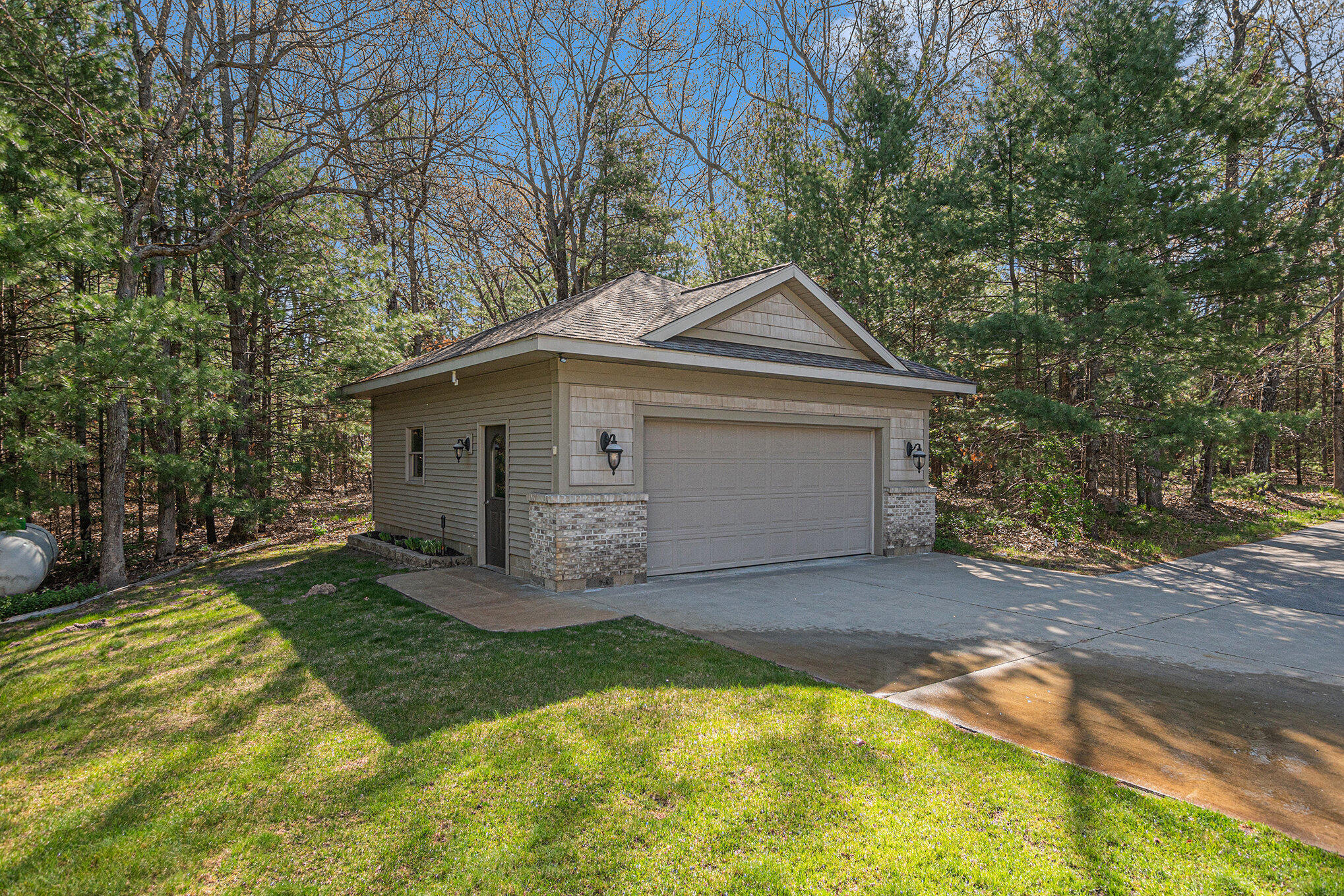 999 Holton Whitehall Road