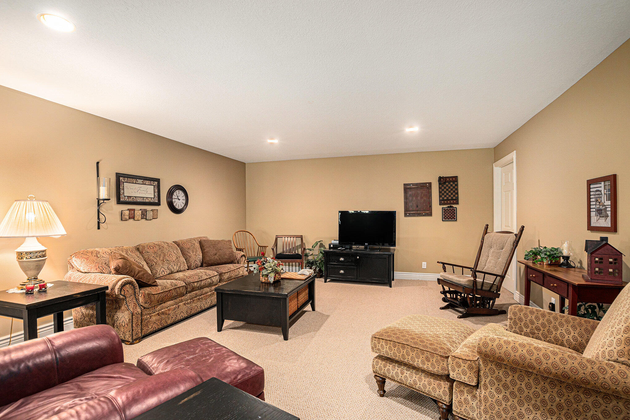 999 Holton Whitehall Road