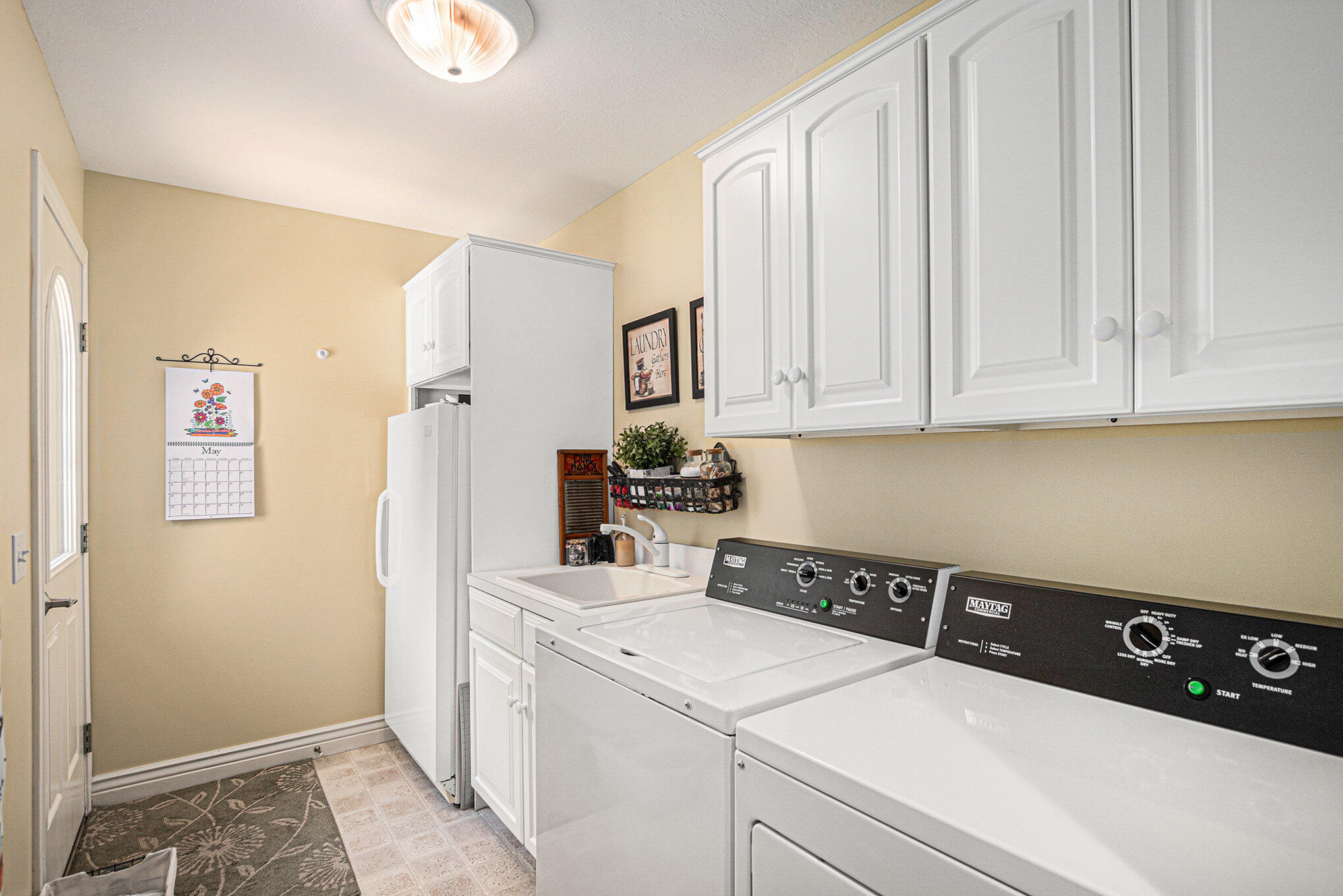 999 Holton Whitehall Road