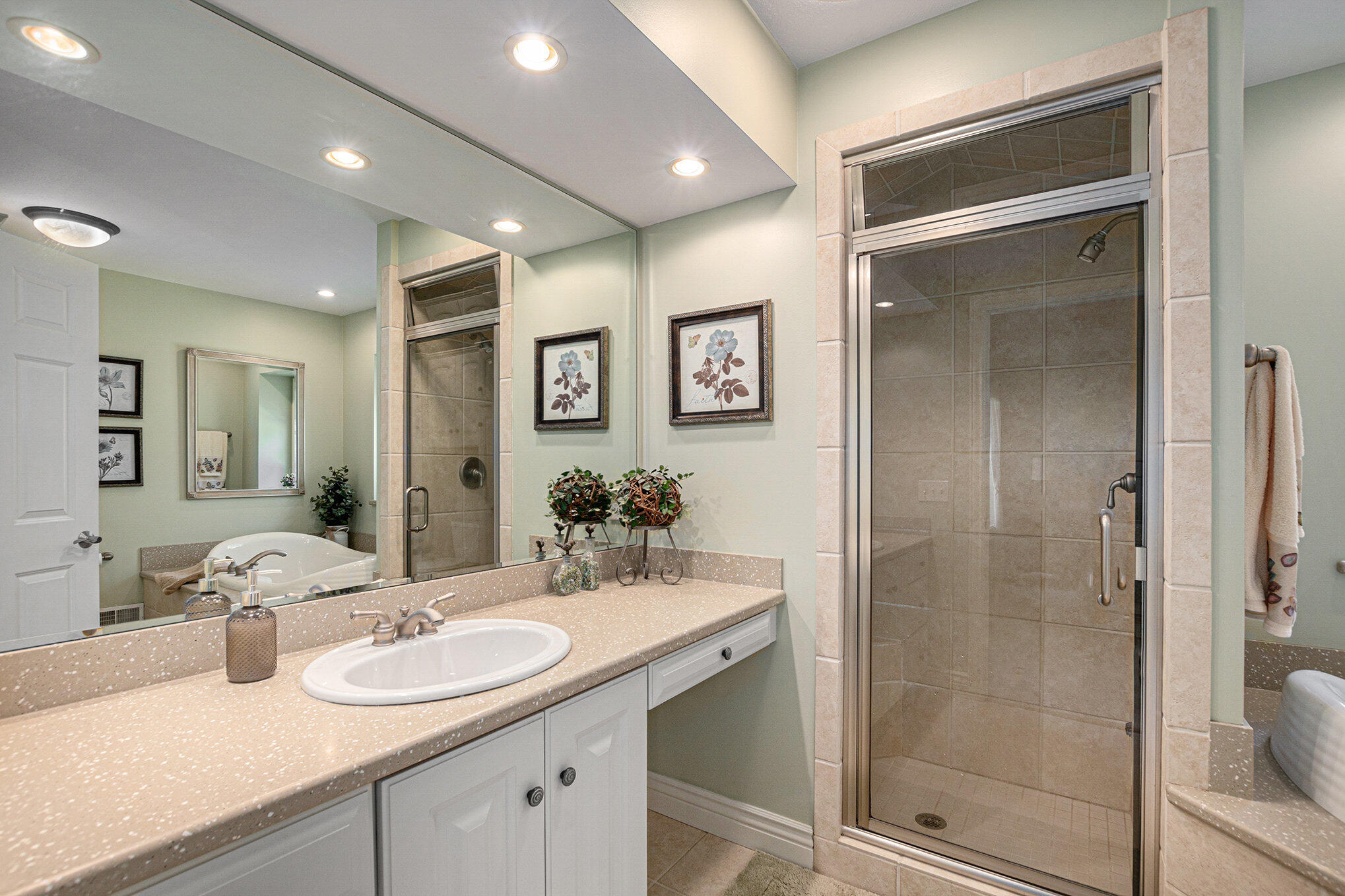 999 Holton Whitehall Road