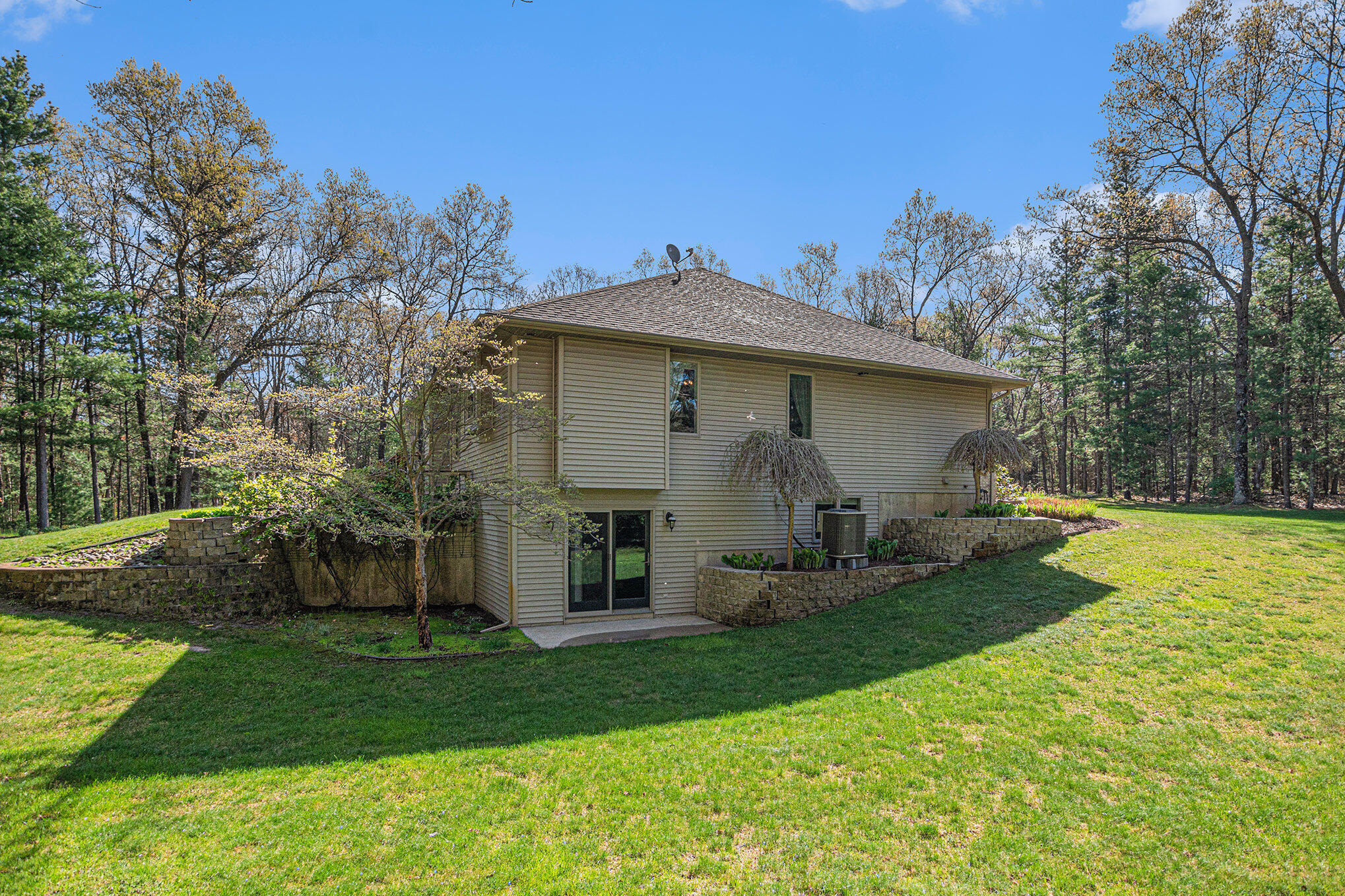 999 Holton Whitehall Road