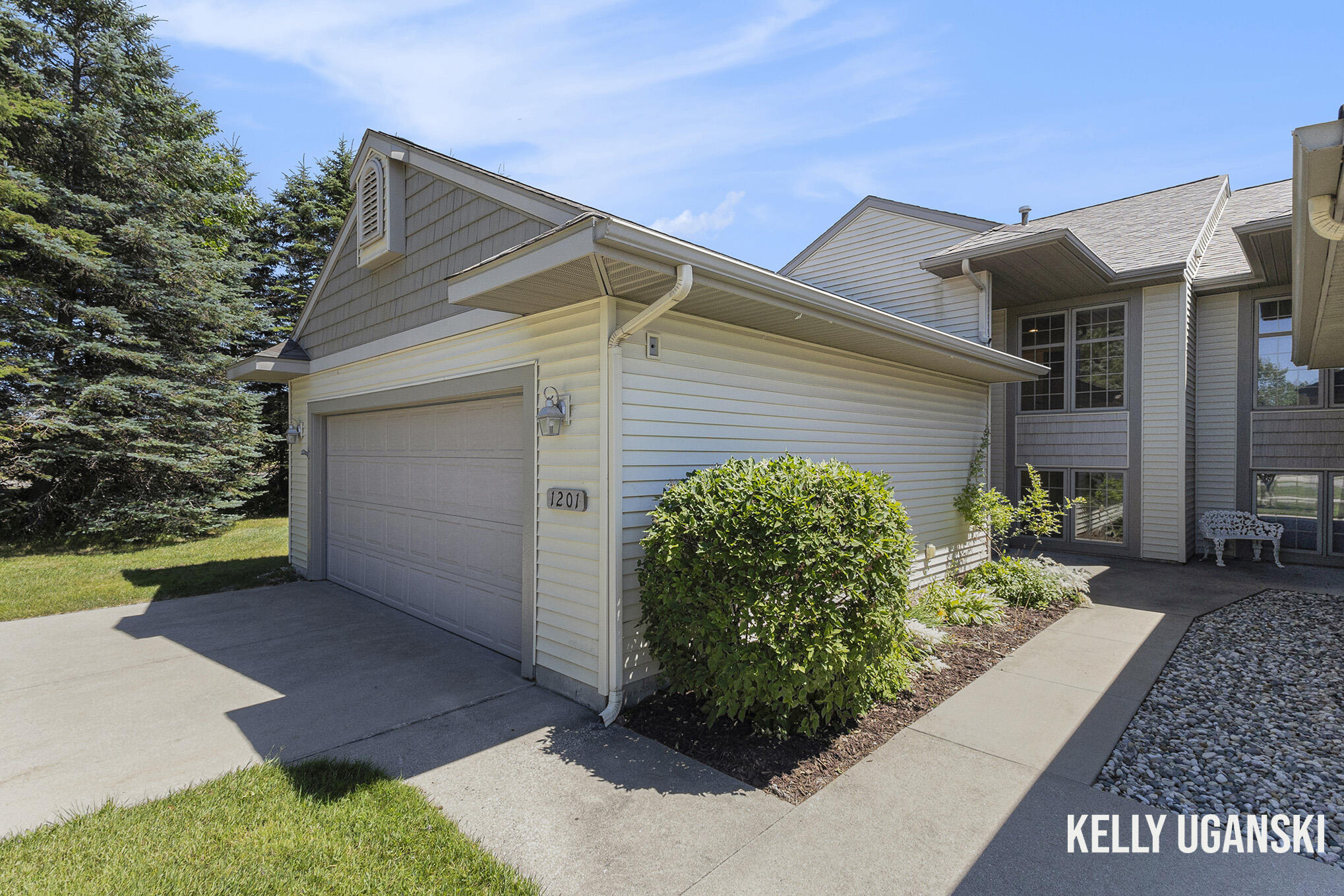 1201 S Timberview Drive