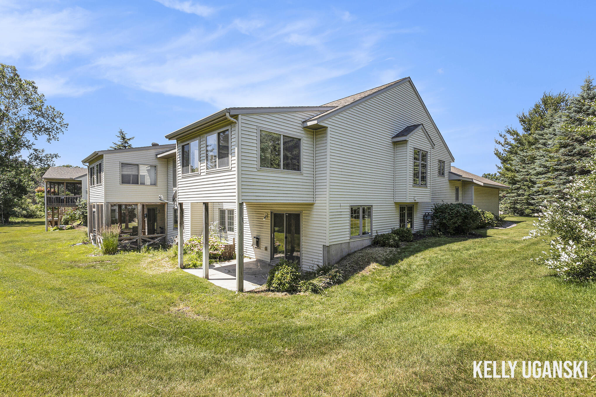 1201 S Timberview Drive