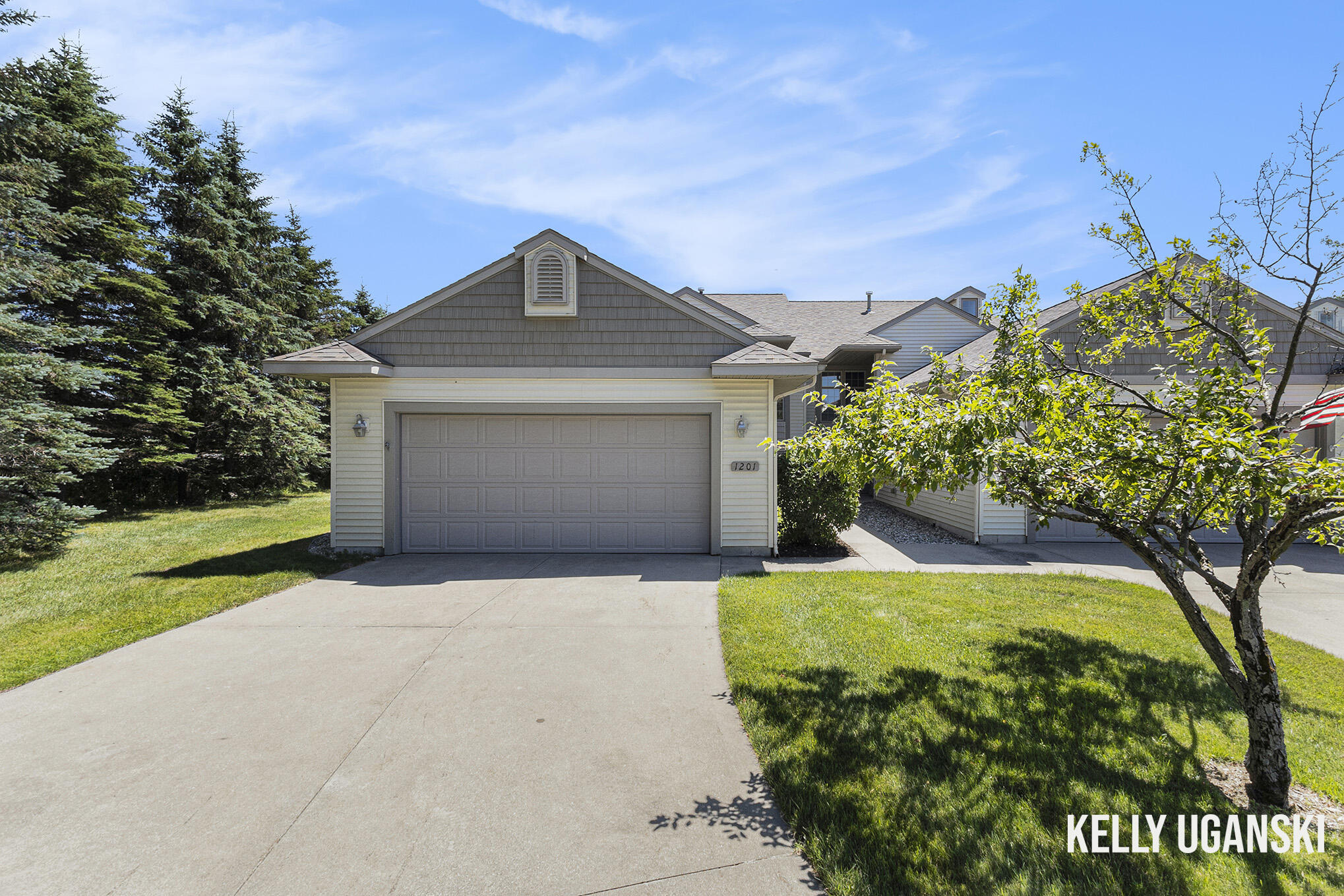 1201 S Timberview Drive