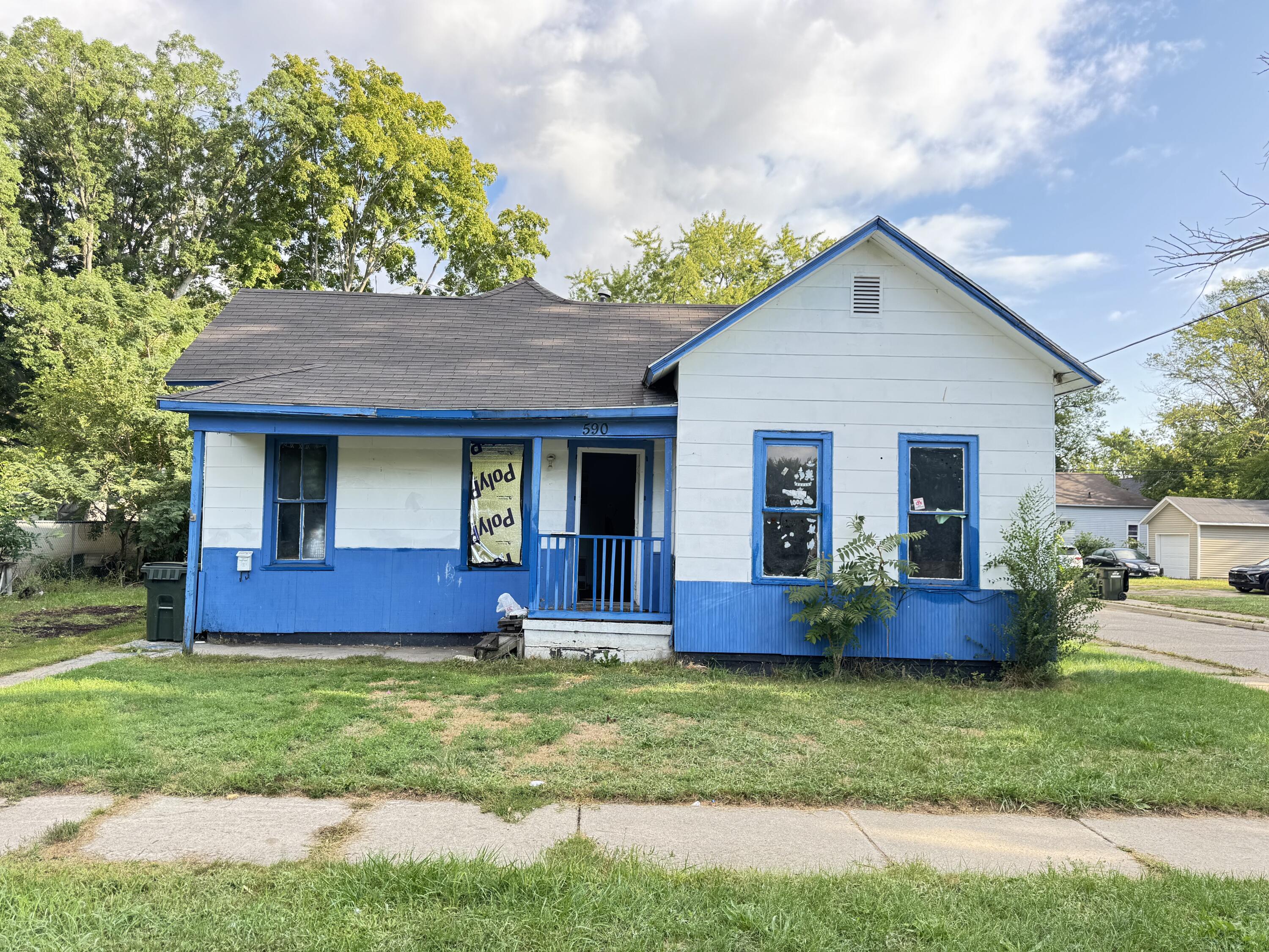 590 Catherine Avenue