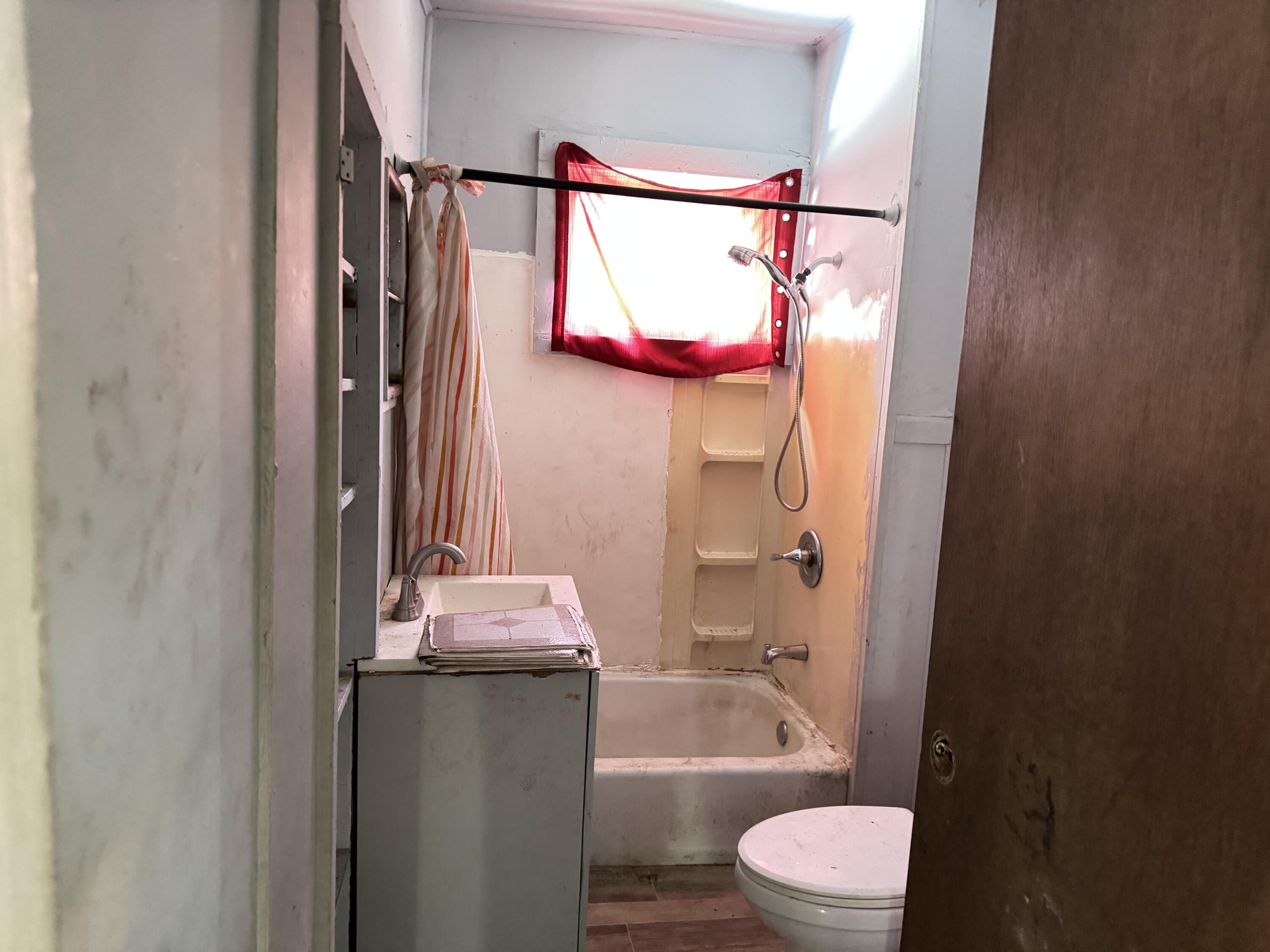 590 Catherine Avenue