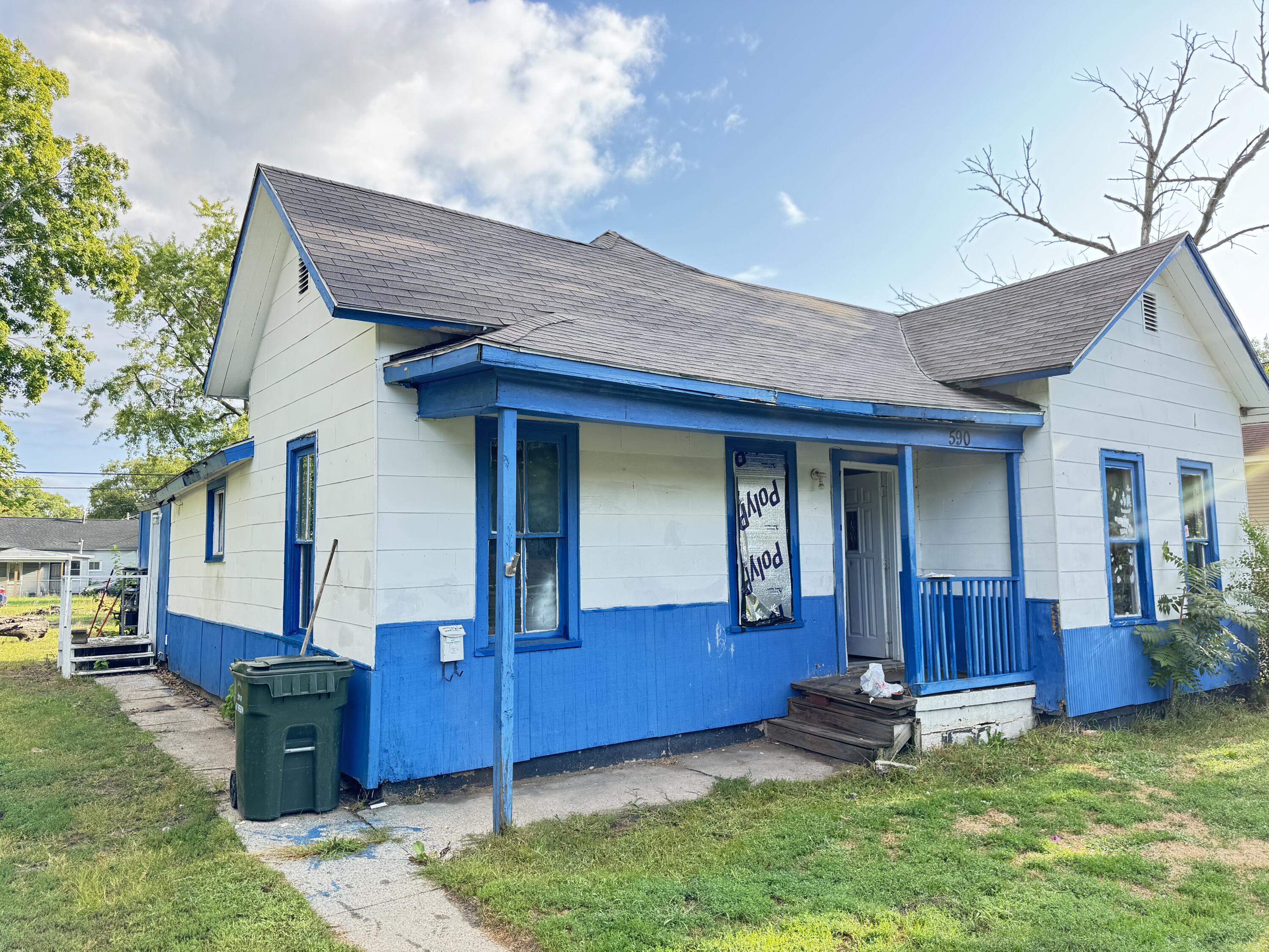 590 Catherine Avenue