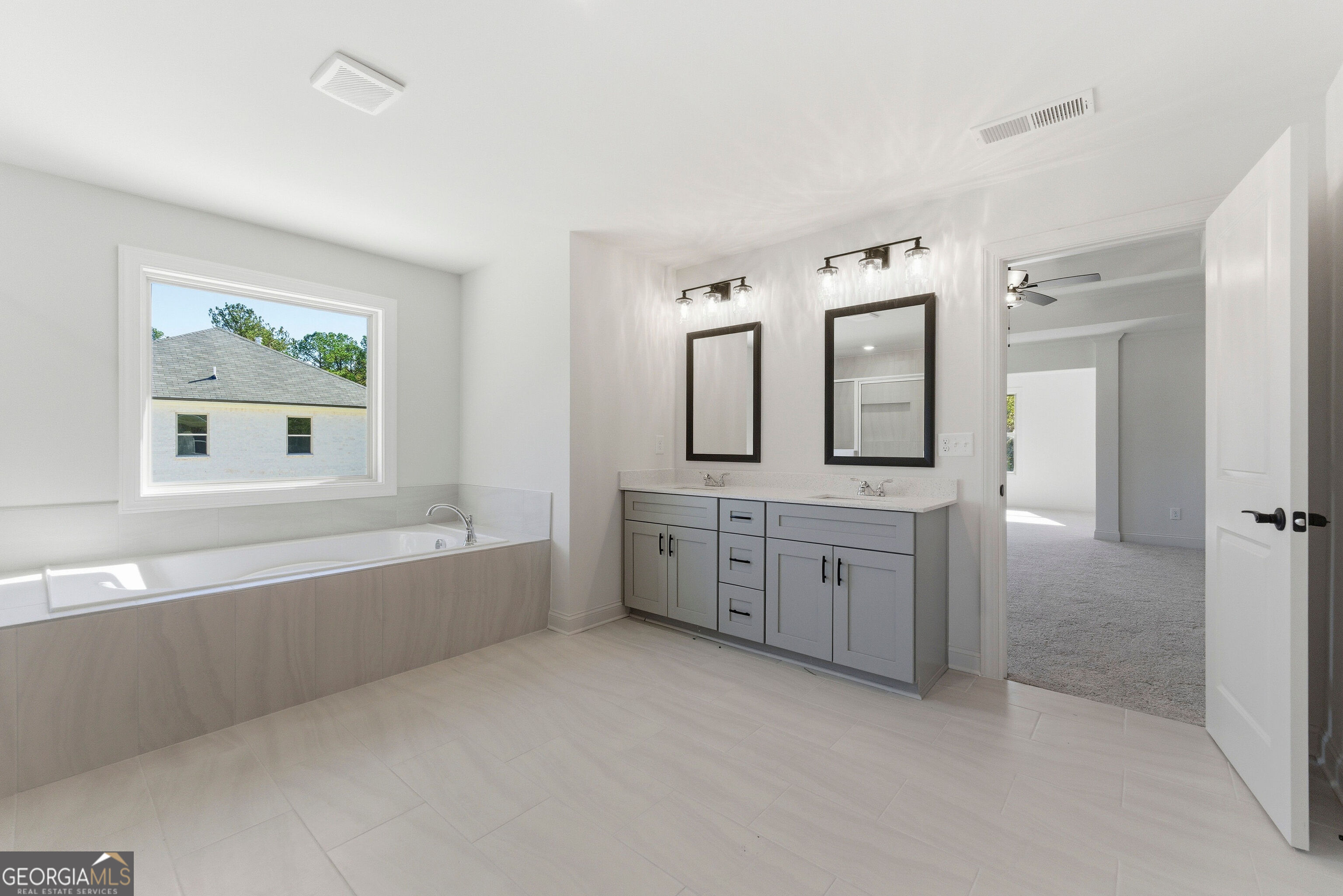 2568 SW Oneil Road # 4