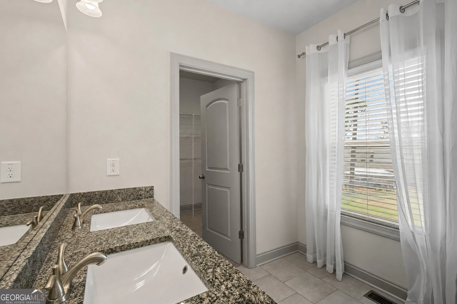 5960 Langdale Chase