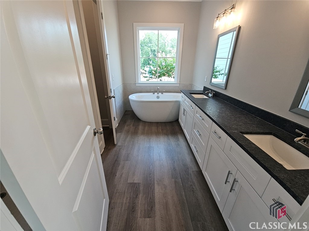 1724 Silo Bend 36 / F5