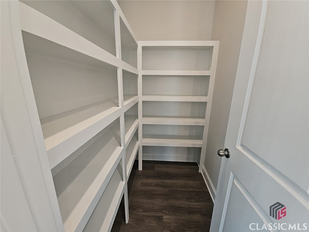 1724 Silo Bend 36 / F5