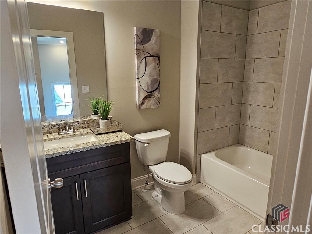 1772 Silo Bend 35 / F4