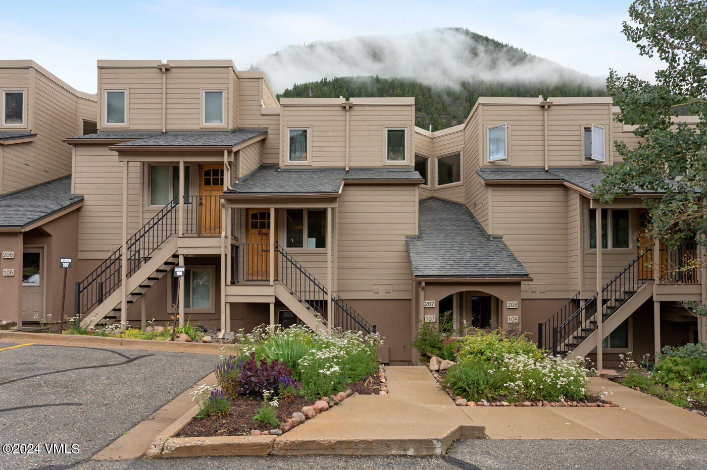 4192 Spruce Way 207-A