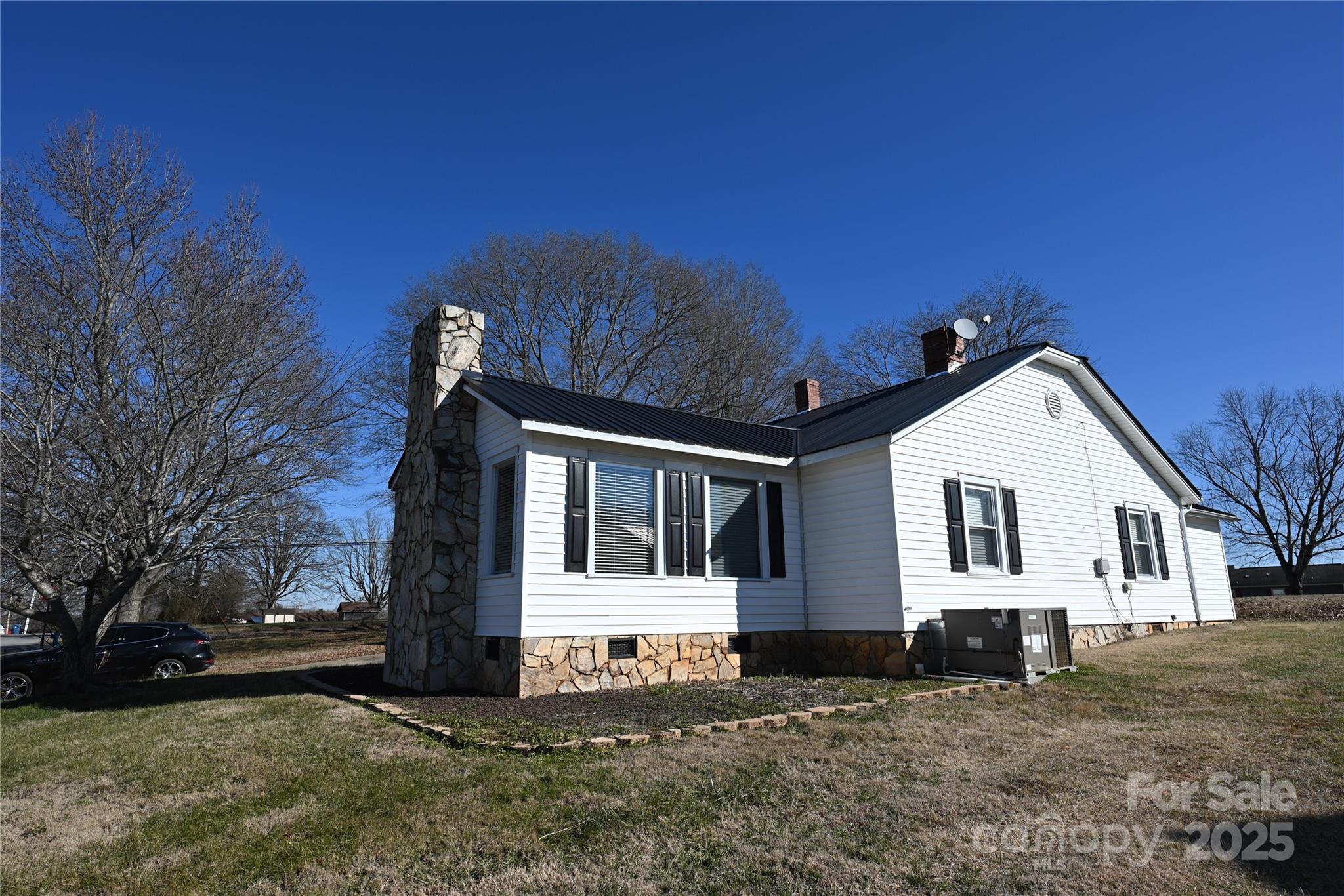 9 N 11th Avenue