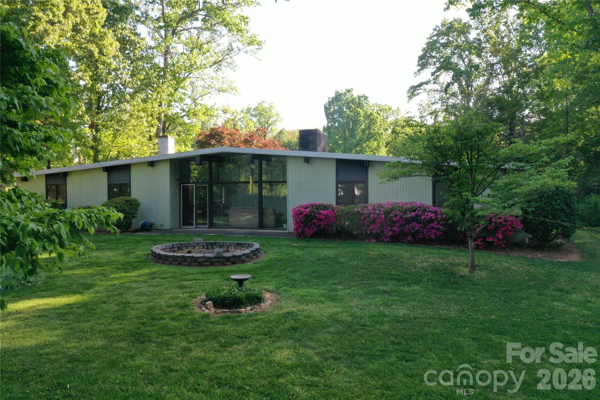 2842 Dogwood Drive