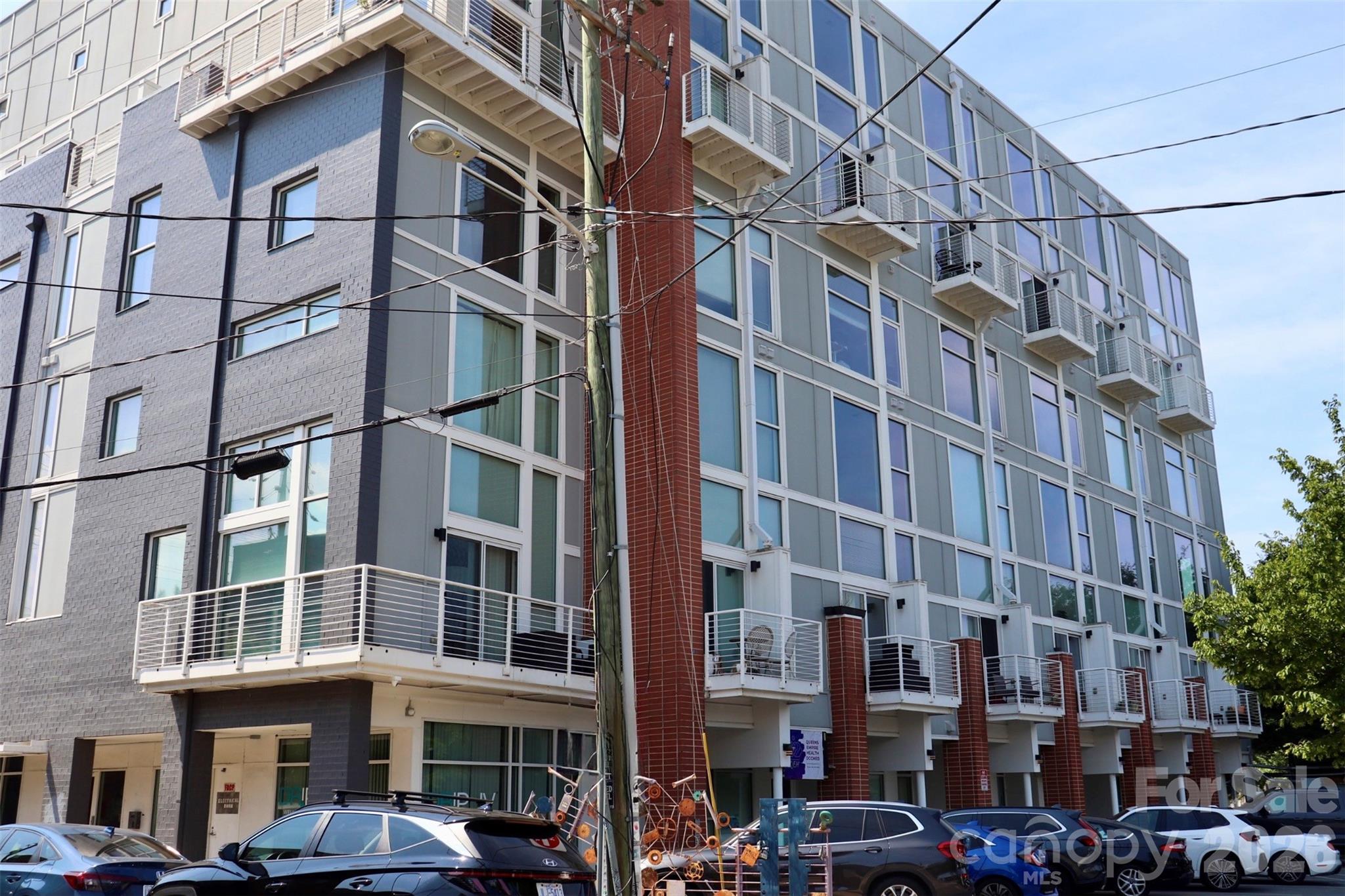 3123 N Davidson Street Unit: 204